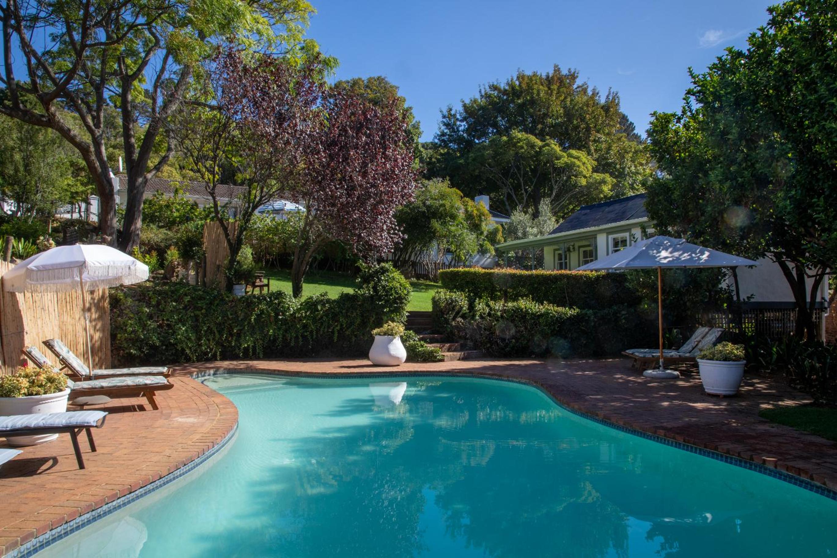 Cute one bedroom garden cottage - Wonderful views, Vineyard access, tranquil garden