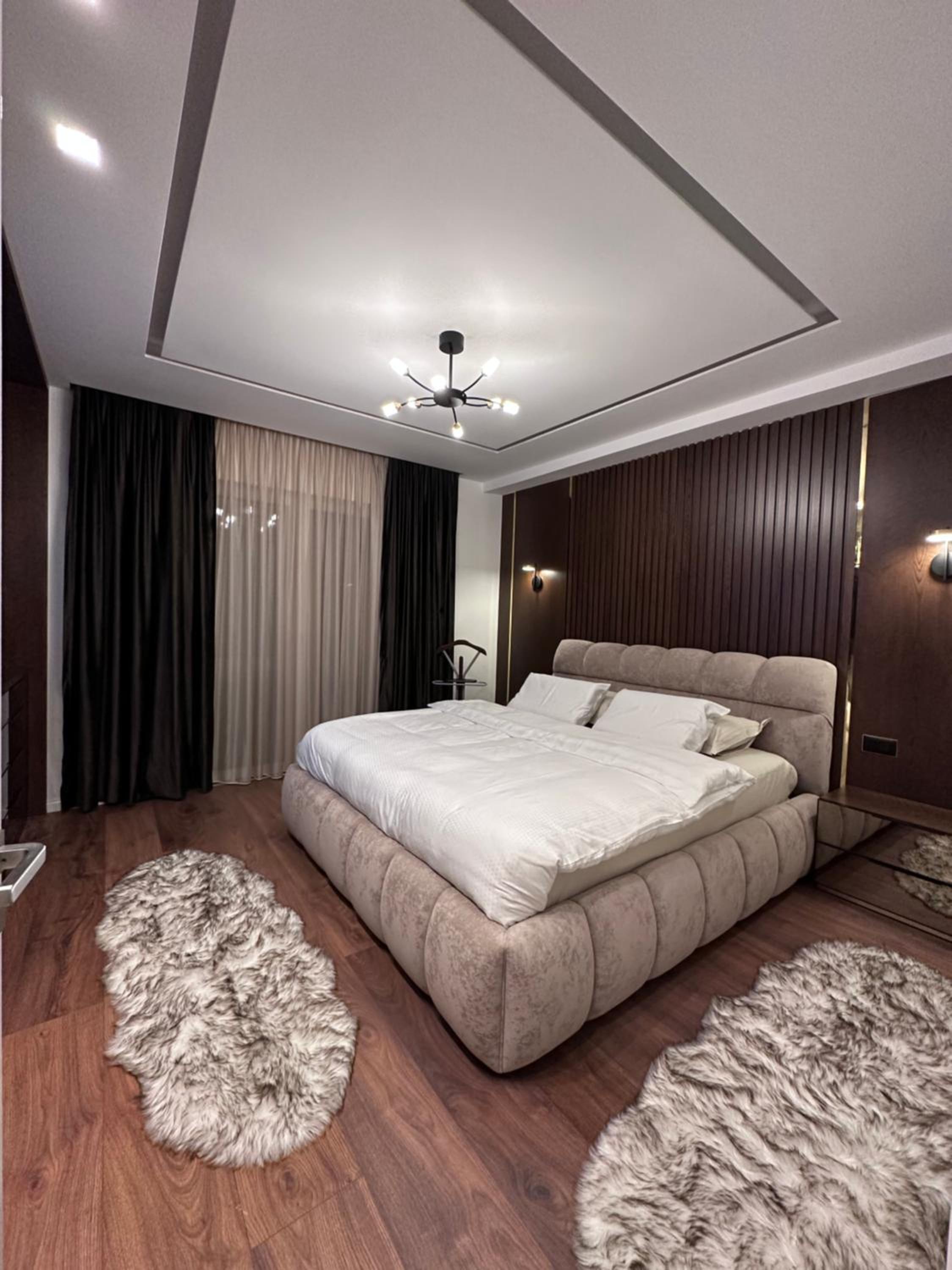 Luxury apartment with a wonderful lake view