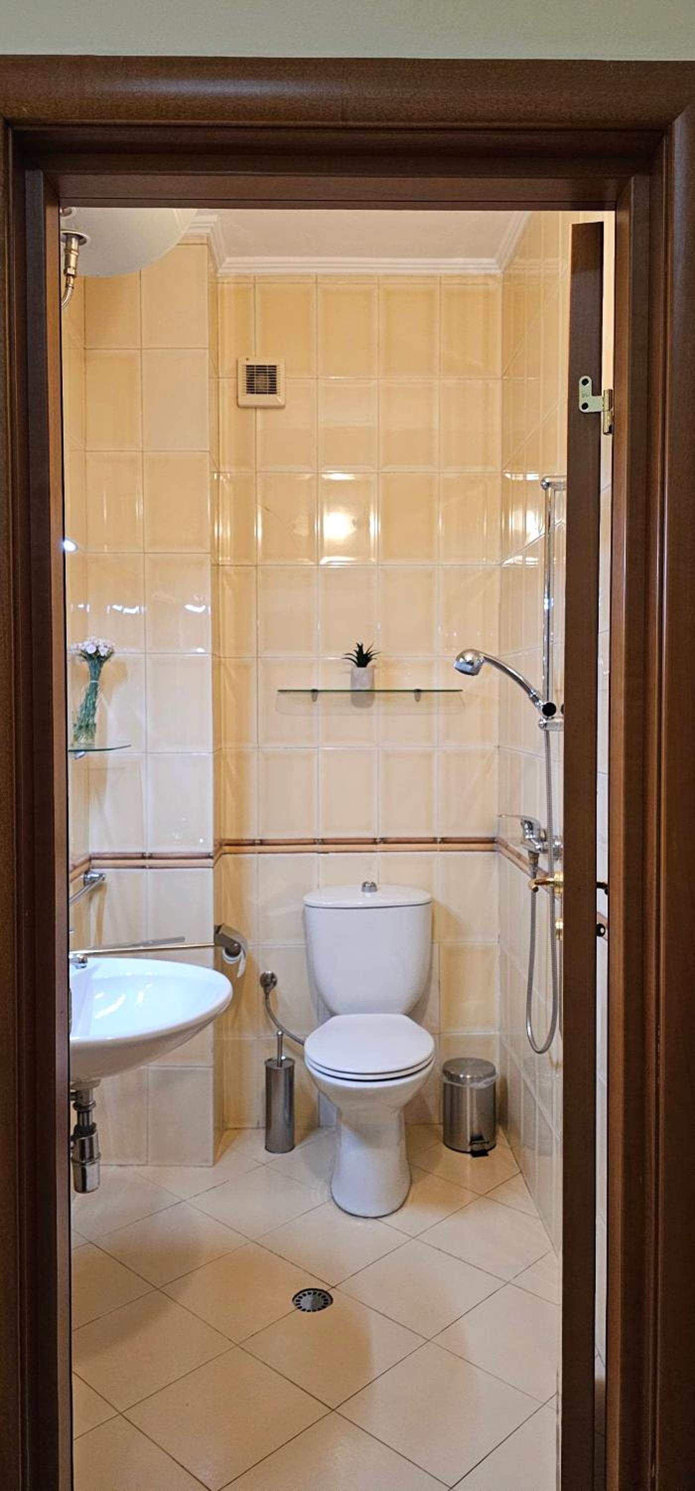 Next to Blloku 2-BDR Spacious Apartment