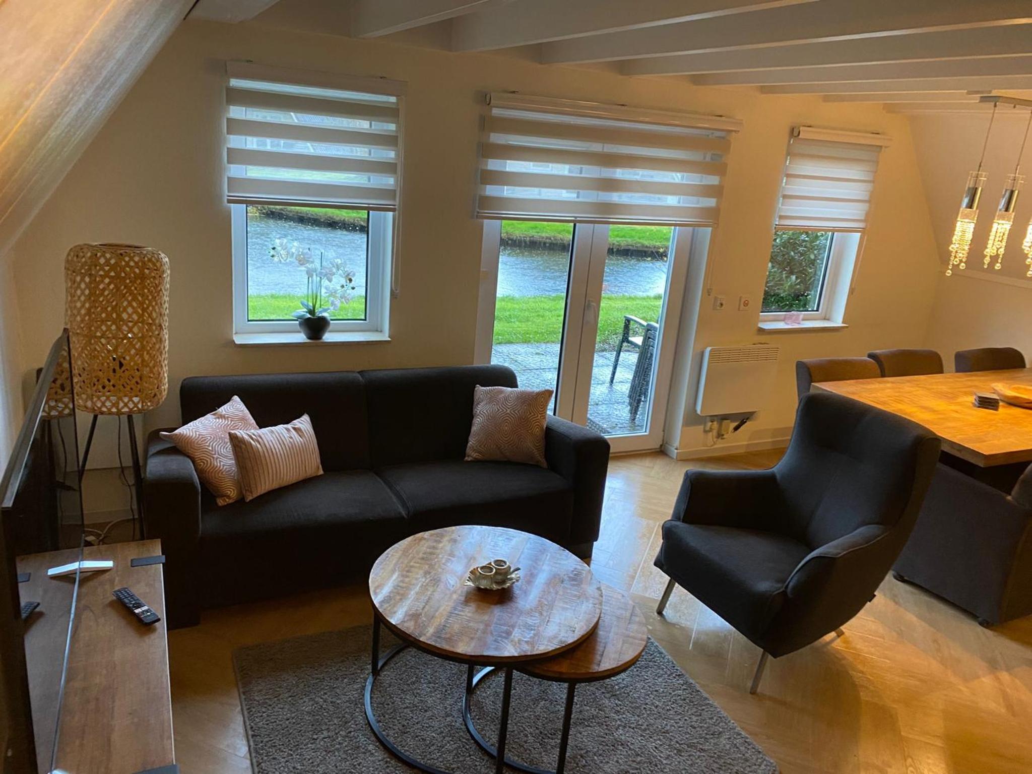 Vijverzicht 221 met whirlpool view 5