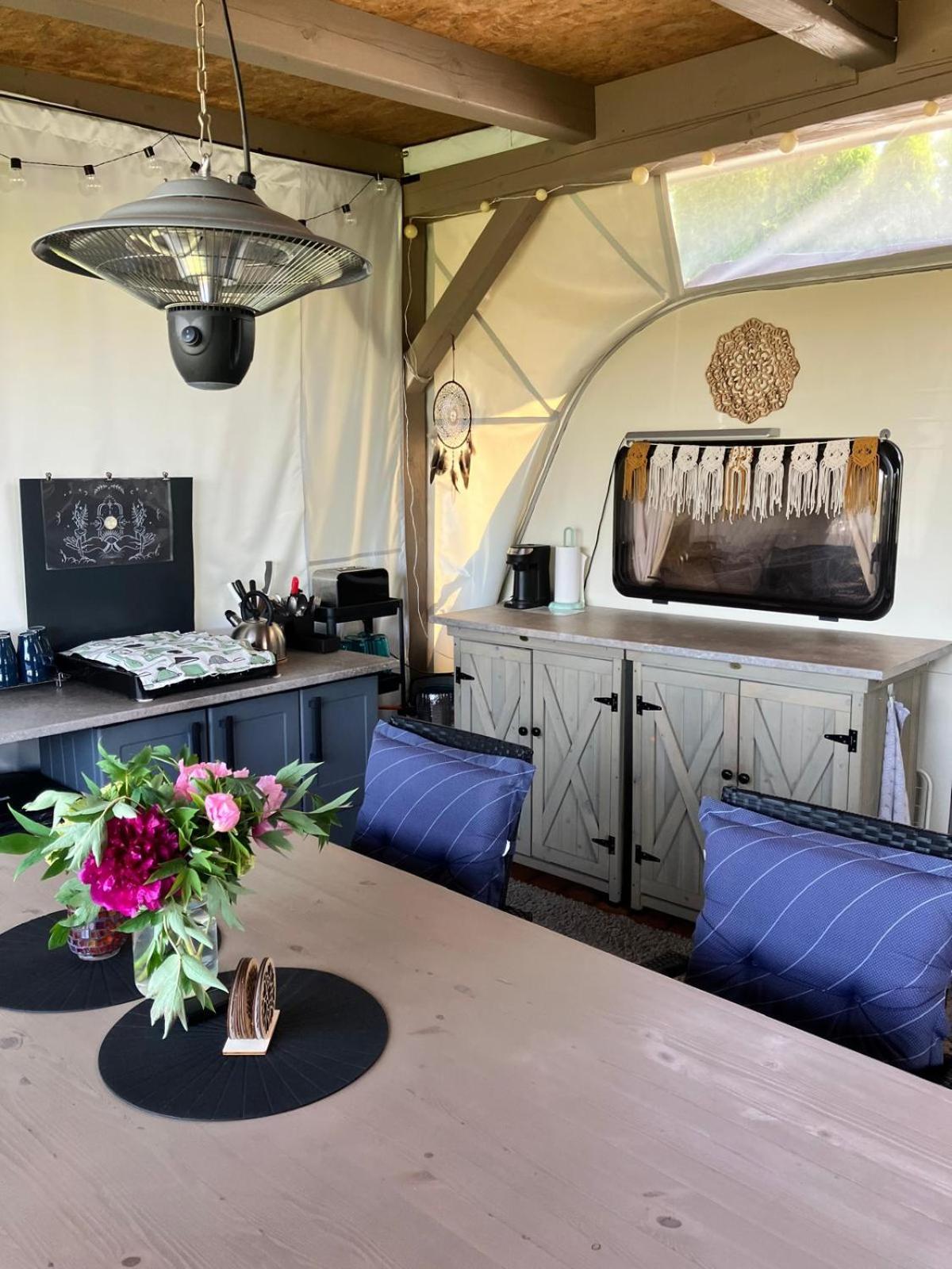 Glamping Karavan u Konopiště