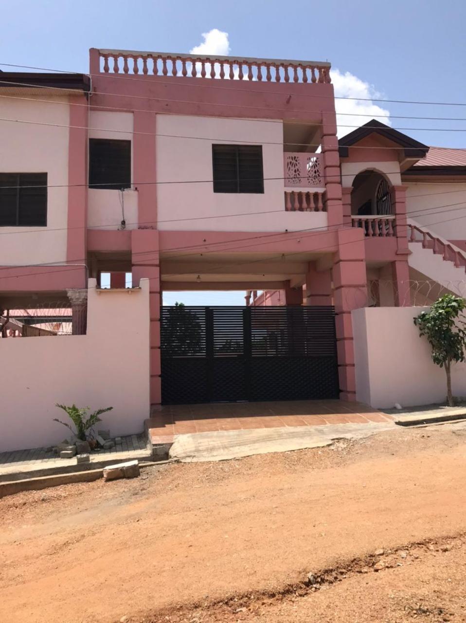 Nyawoyi villa