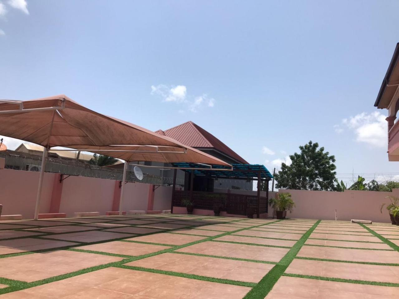 Nyawoyi villa