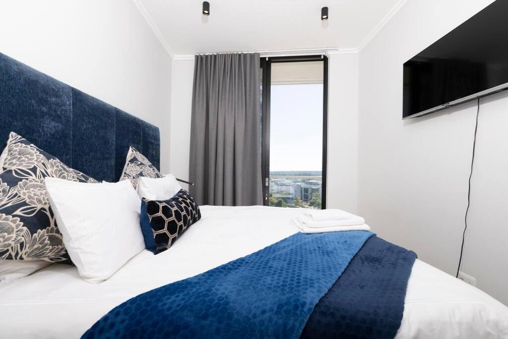 The Executive Apartment in Ellipse Waterfall City