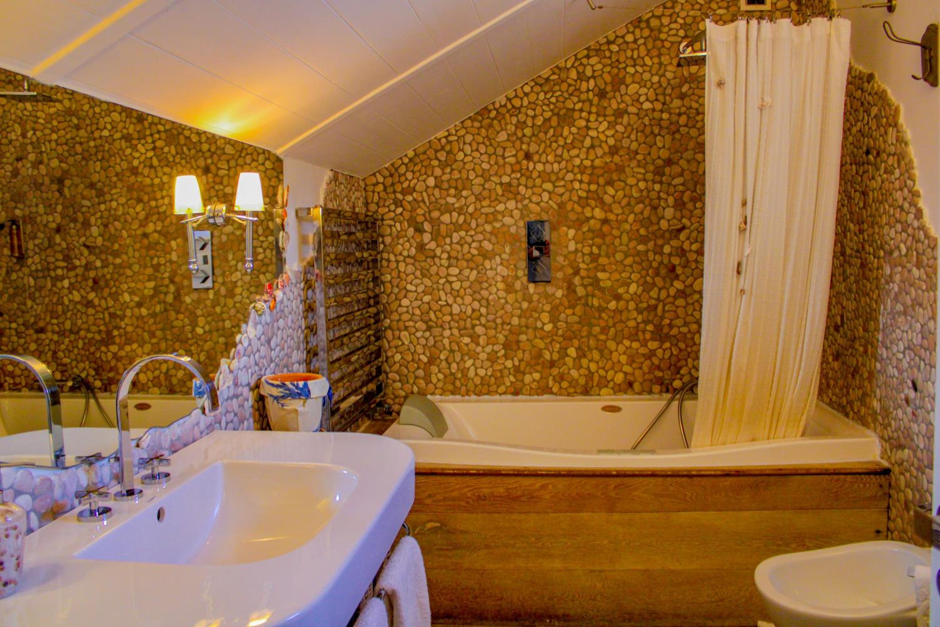 Ravello Art Apartments view 3