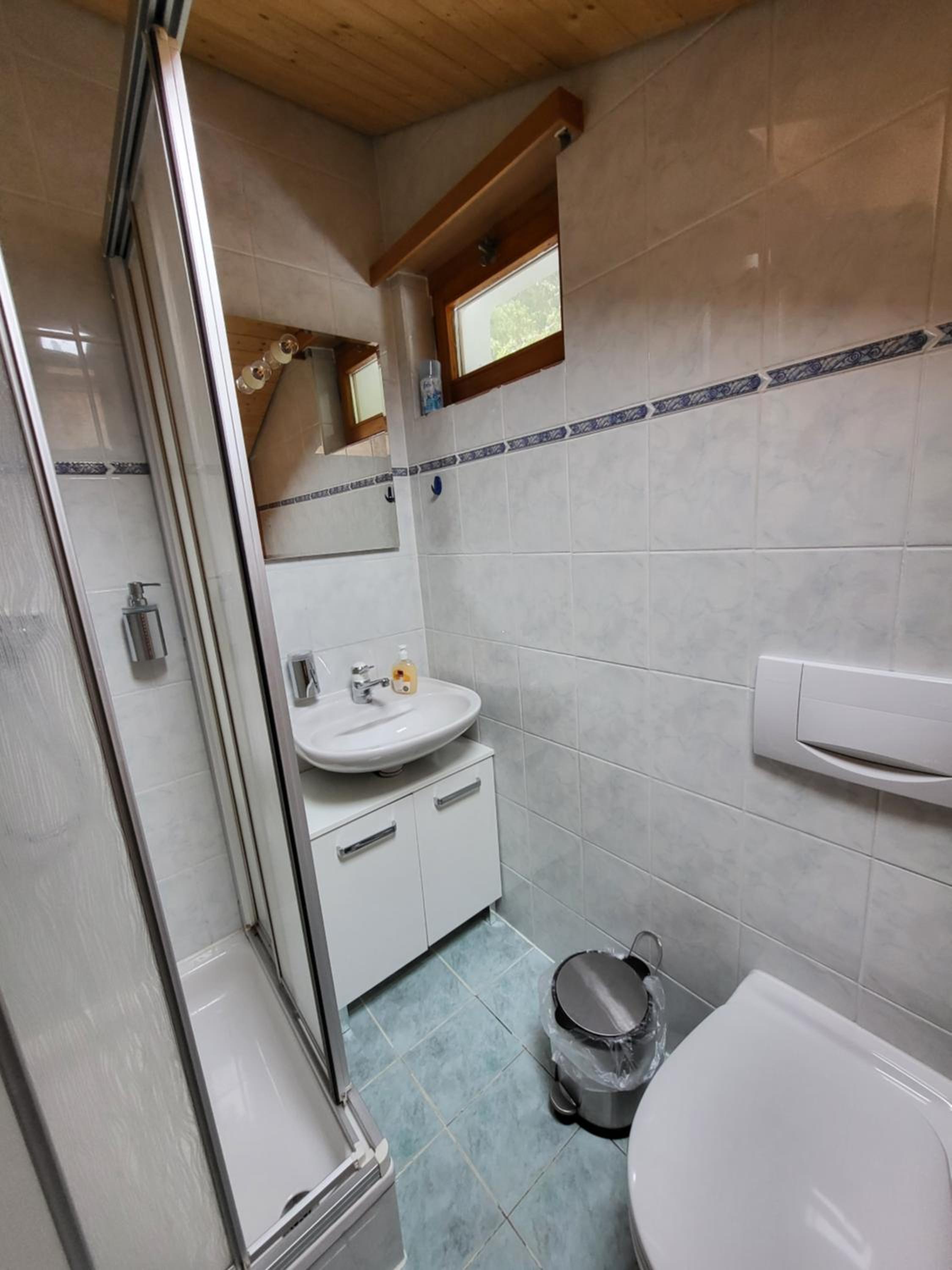 Zauberhaftes Chalet mit Whirlpool, Berg & Seesicht