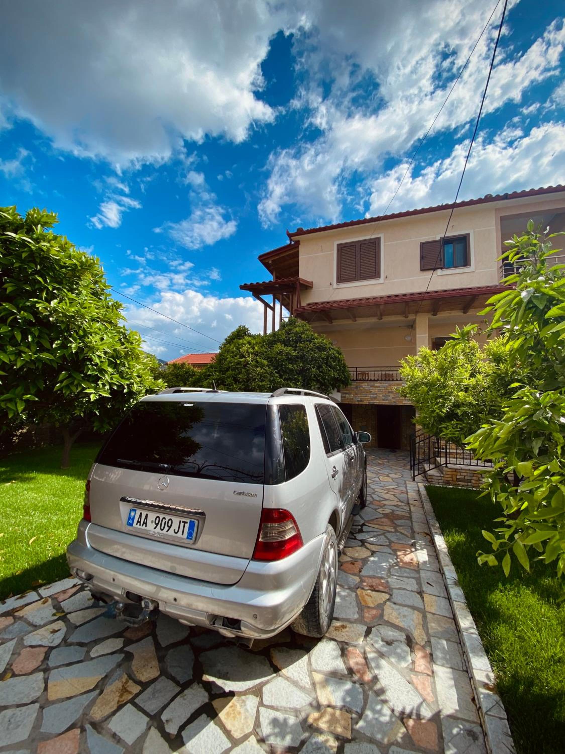Villa Berat - View of Berat Castle & Traditional Breakfast