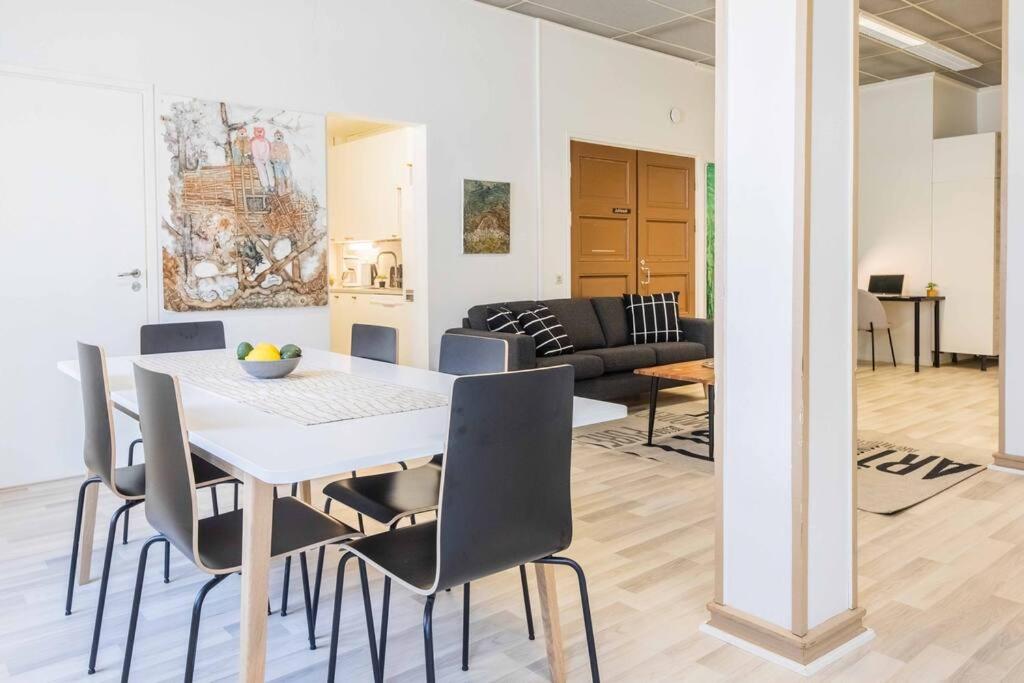 Tyylikäs 3mh keskusta asunto, Vanha Postitalo