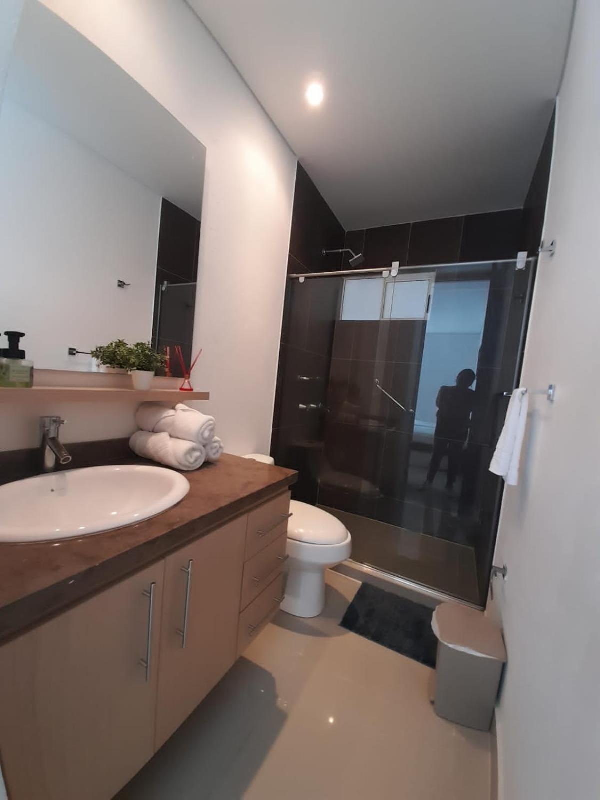 Hermoso y lujoso piso 14 con Salida Directa a la playa y clubhouse increible