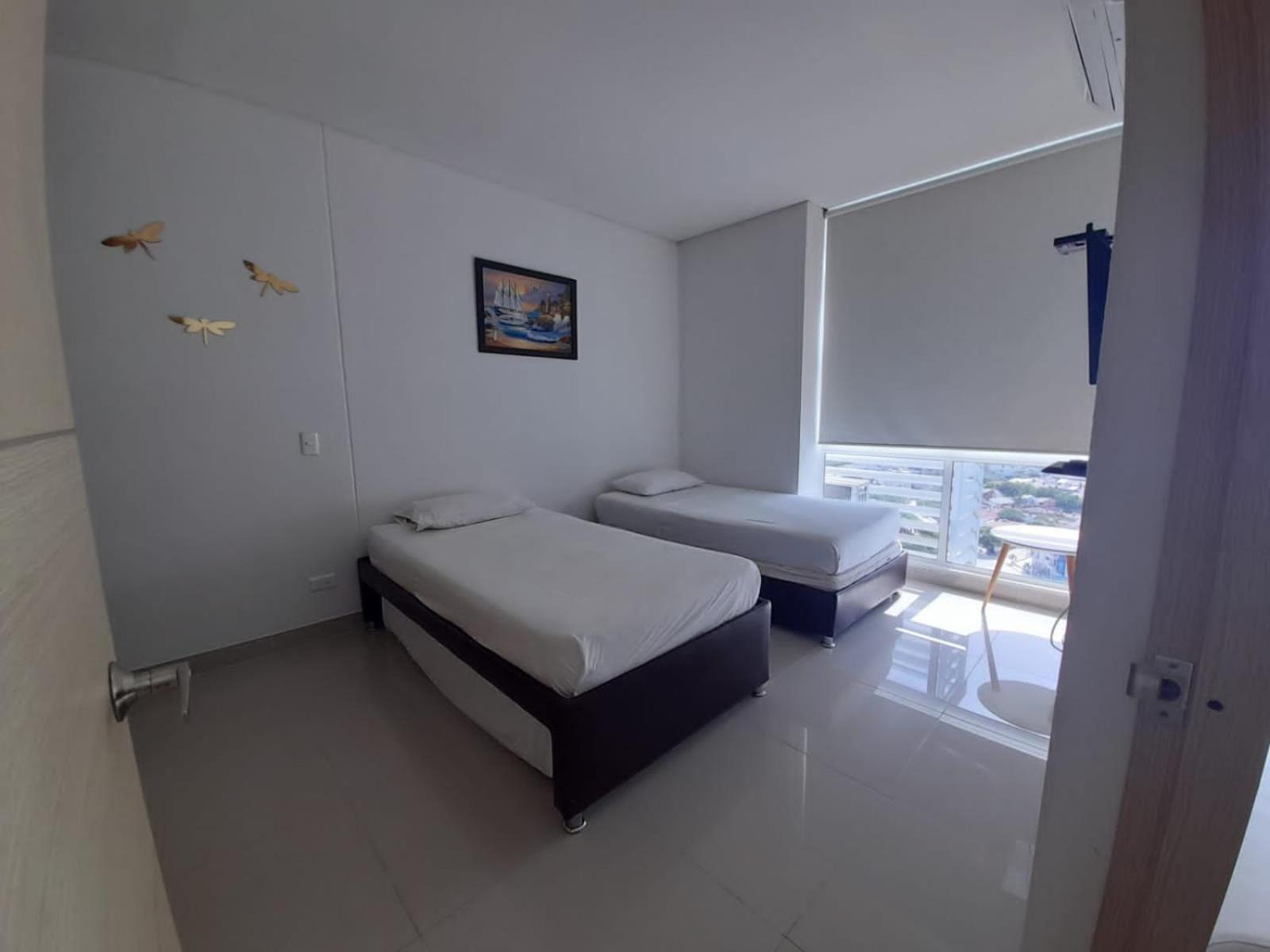 Hermoso y lujoso piso 14 con Salida Directa a la playa y clubhouse increible