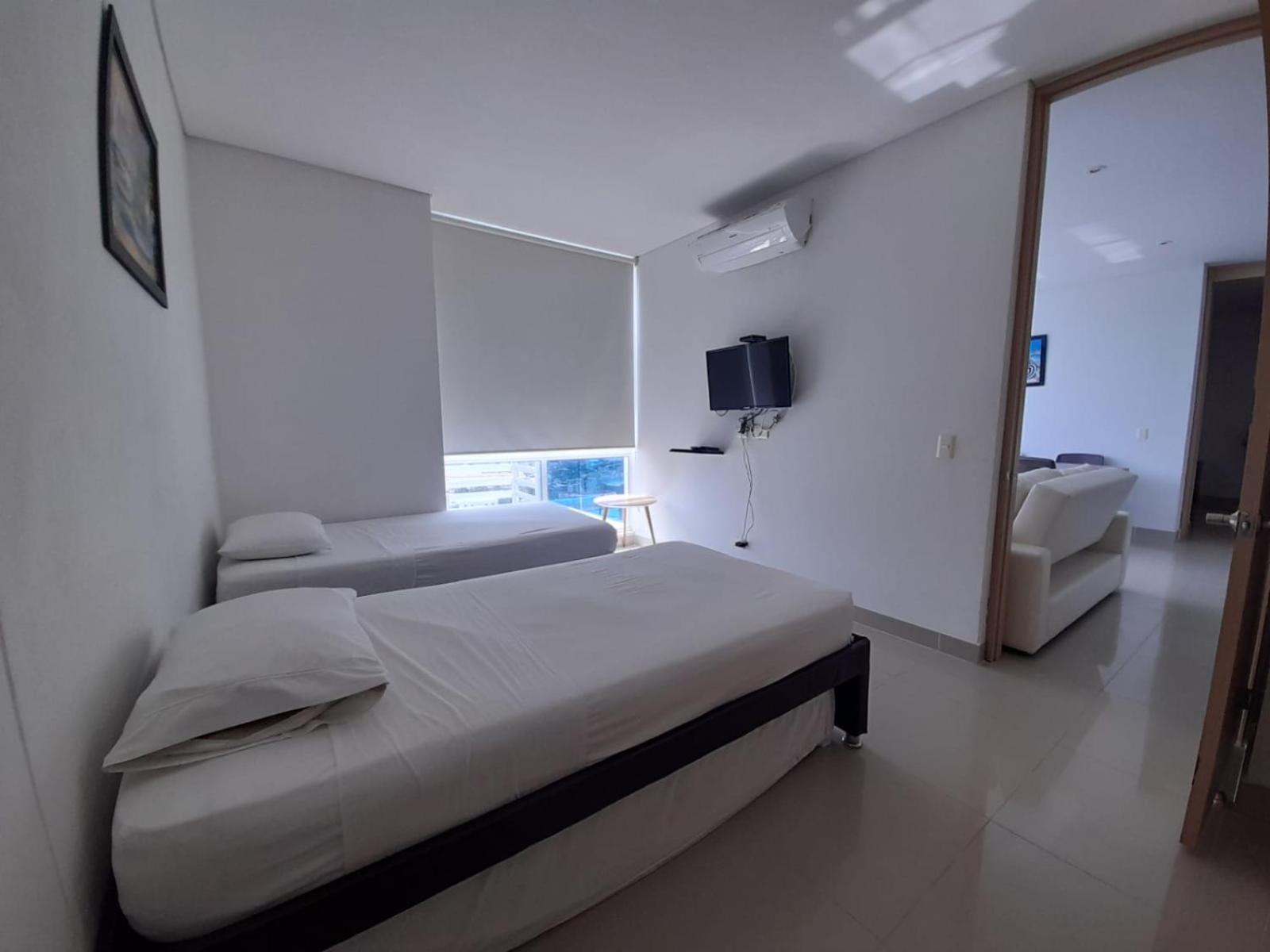 Hermoso y lujoso piso 14 con Salida Directa a la playa y clubhouse increible