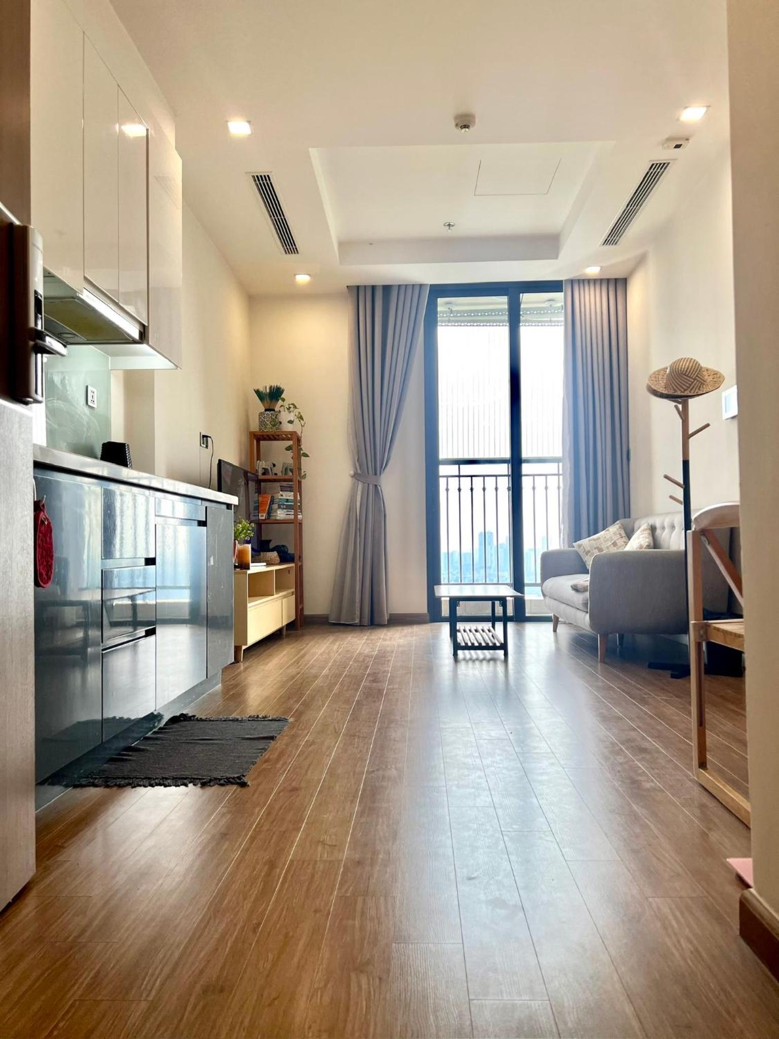 2 Bedrooms in luxury @Vinhomes Green Bay Ha Noi.