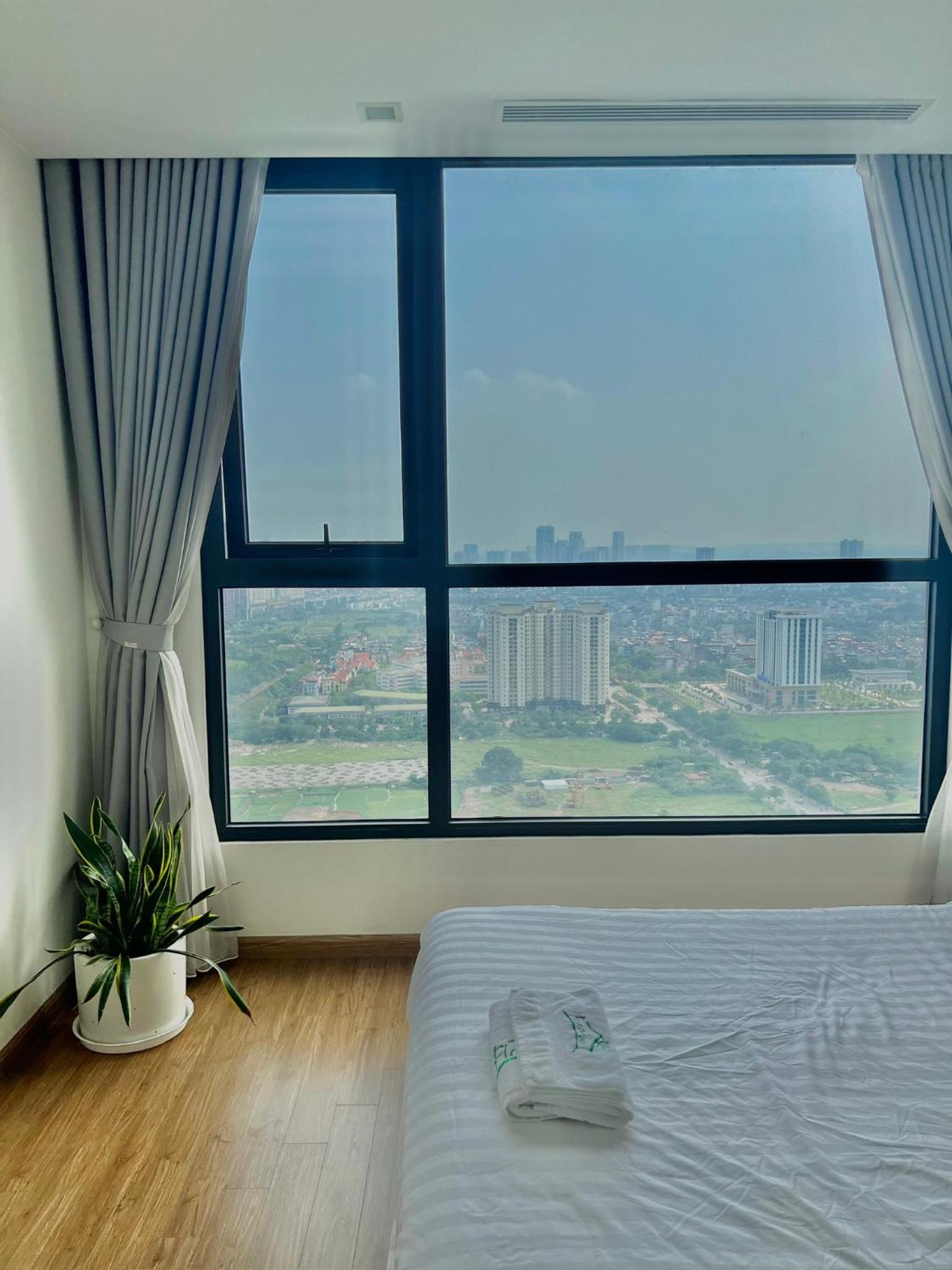 2 Bedrooms in luxury @Vinhomes Green Bay Ha Noi.