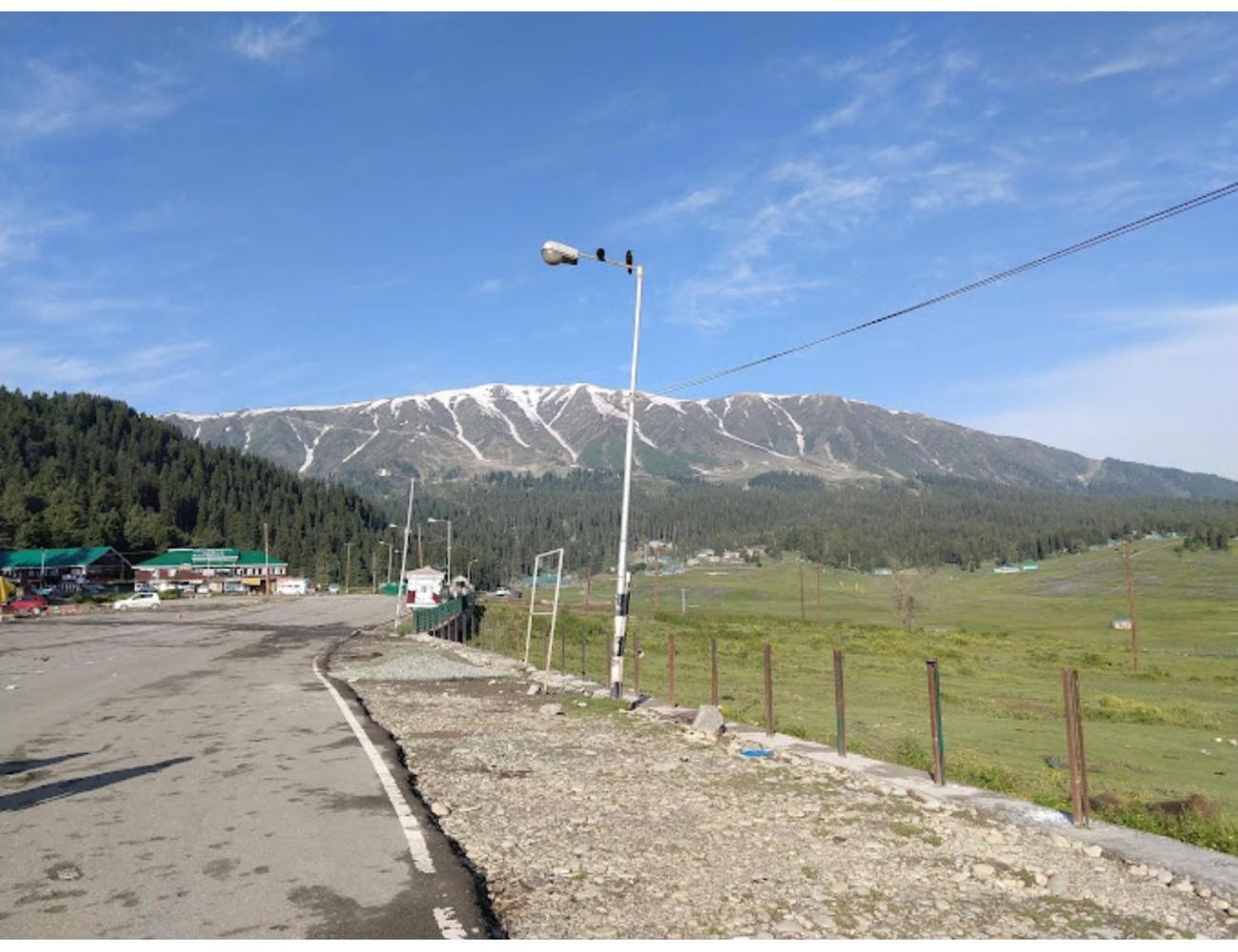 Hotel Yemberzal & Restaurant, Jammu and Kashmir view 2