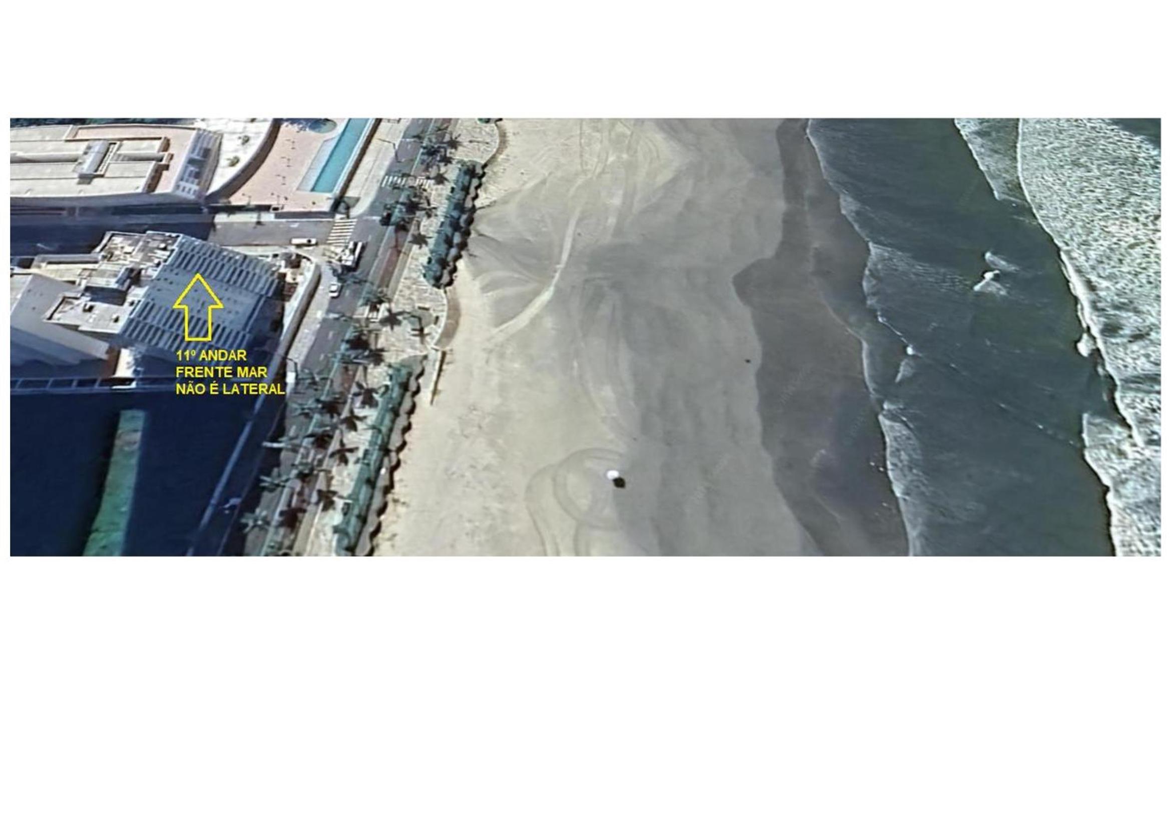 Apartamento frente mar pé na areia