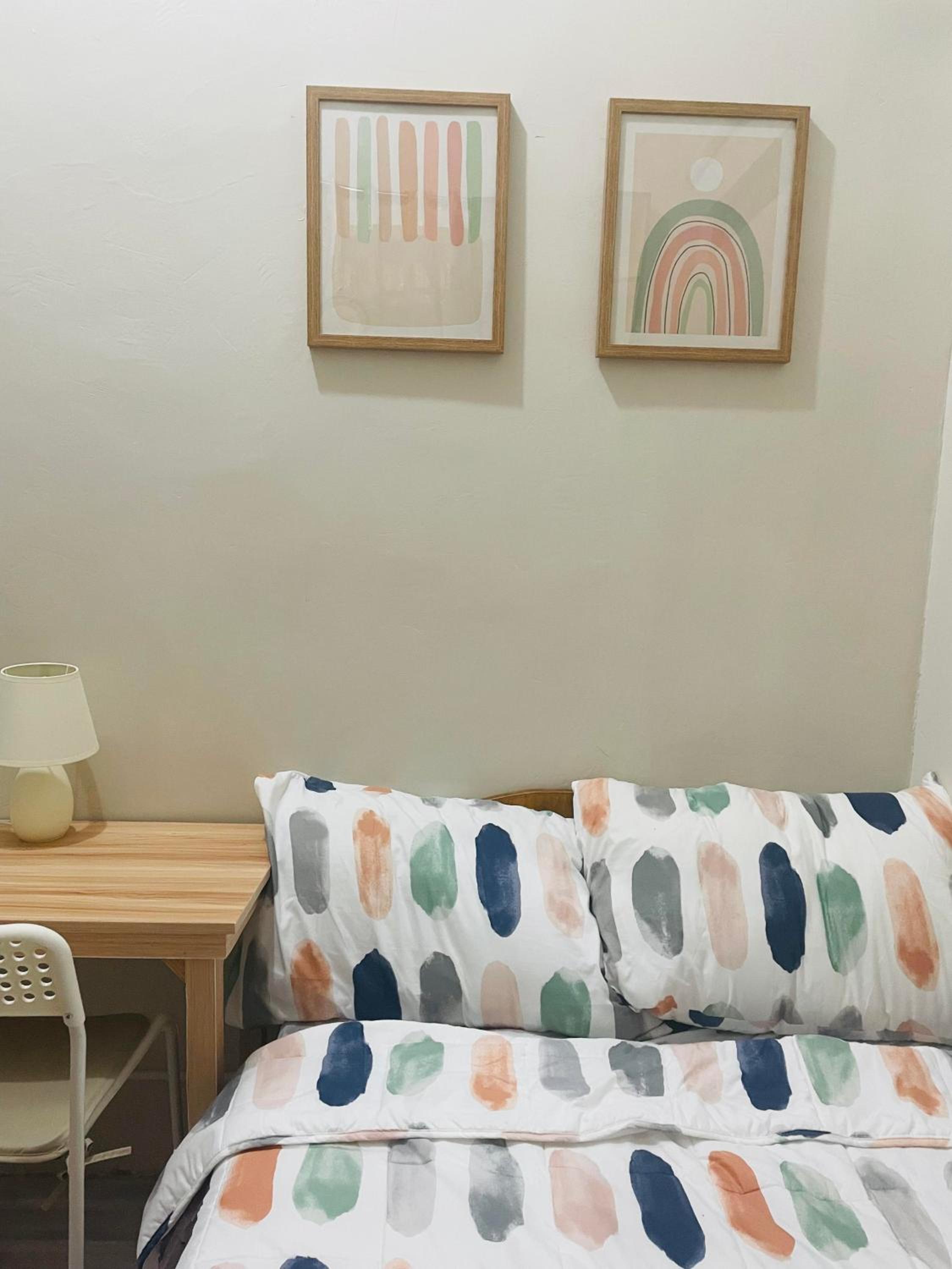 Cozy Solo Unit with Aircon , Wifi, Free Parking at Sonia's Island Stay view 5