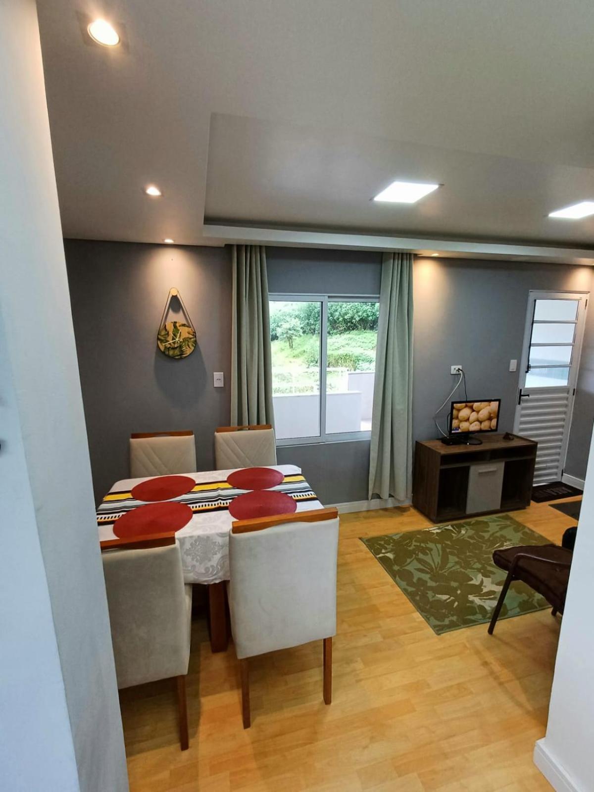 Minicasa Show, 27m², com churrasqueira e varanda!