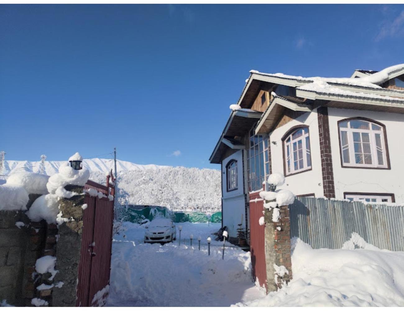 Hotel The Gulmarg Gateway Resort, Jammu and Kashmir