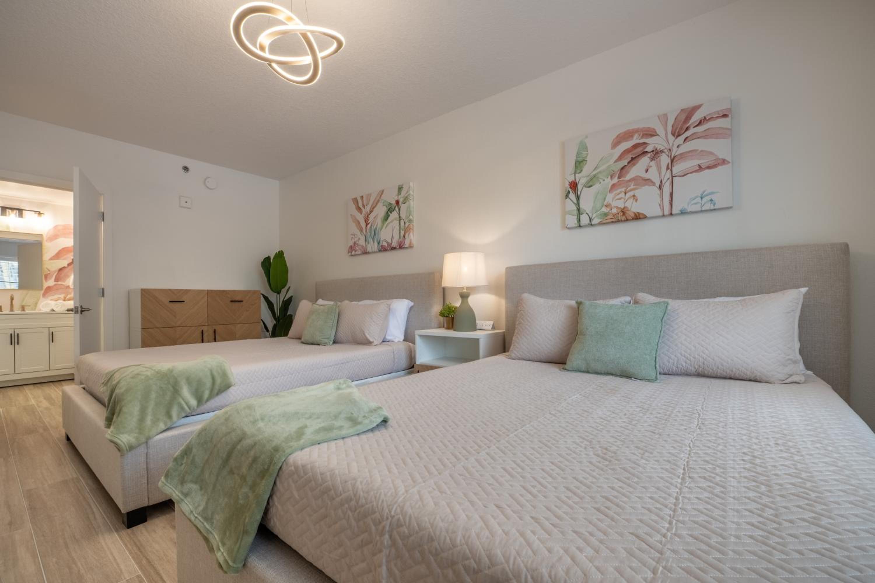 Pool view apartment near Epic Universe and Universal Studios