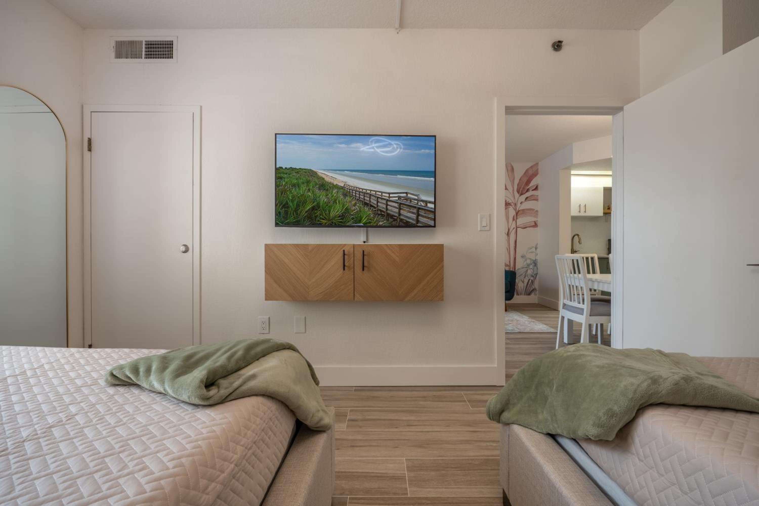Pool view apartment near Epic Universe and Universal Studios