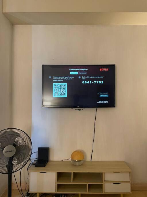 SOHO Condotel near EDSA Shaw MRT SM Megamall Free Pool view 2
