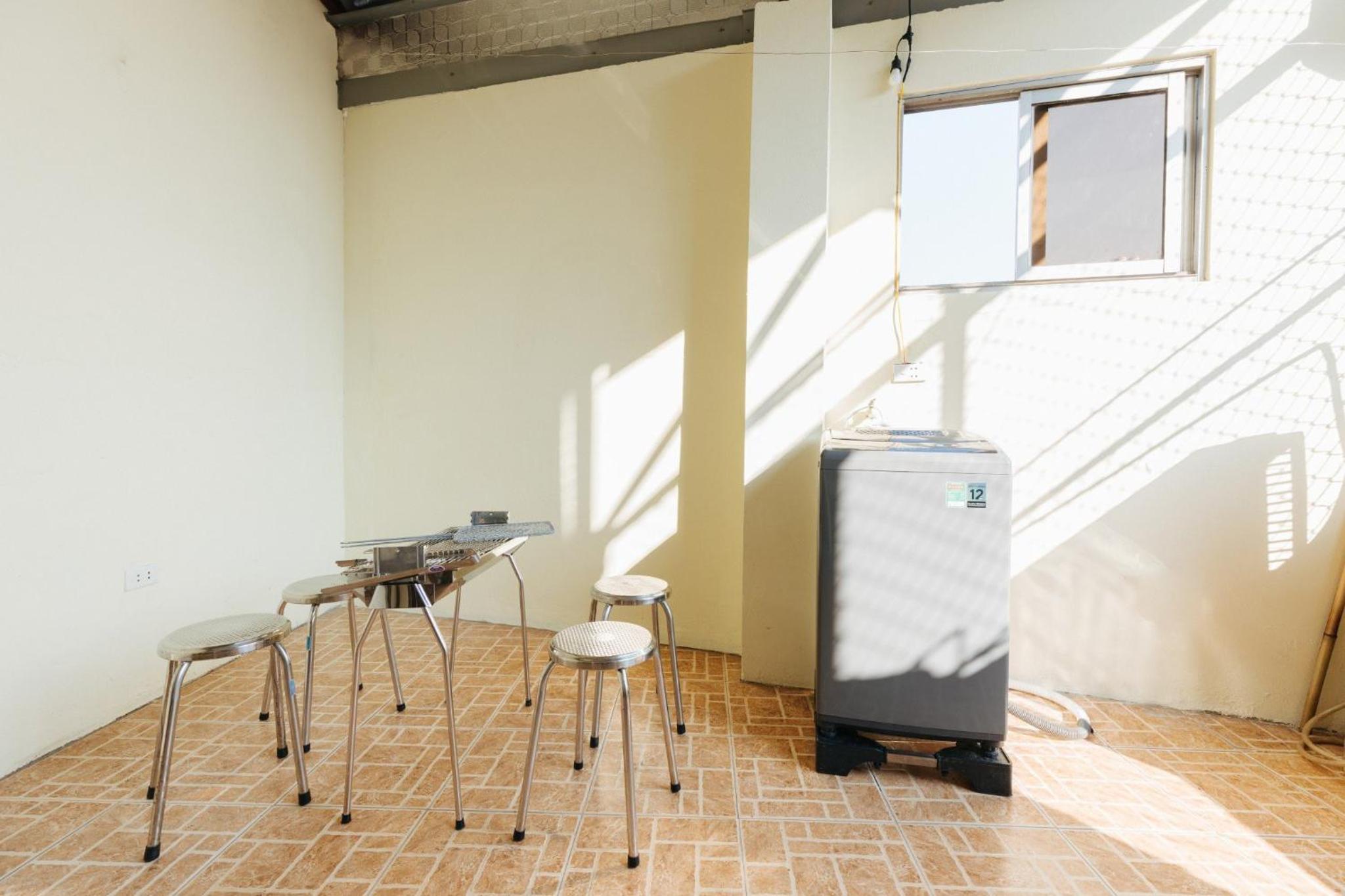 Old town, super spacious, good price, comfortable 43 phùng hưng street