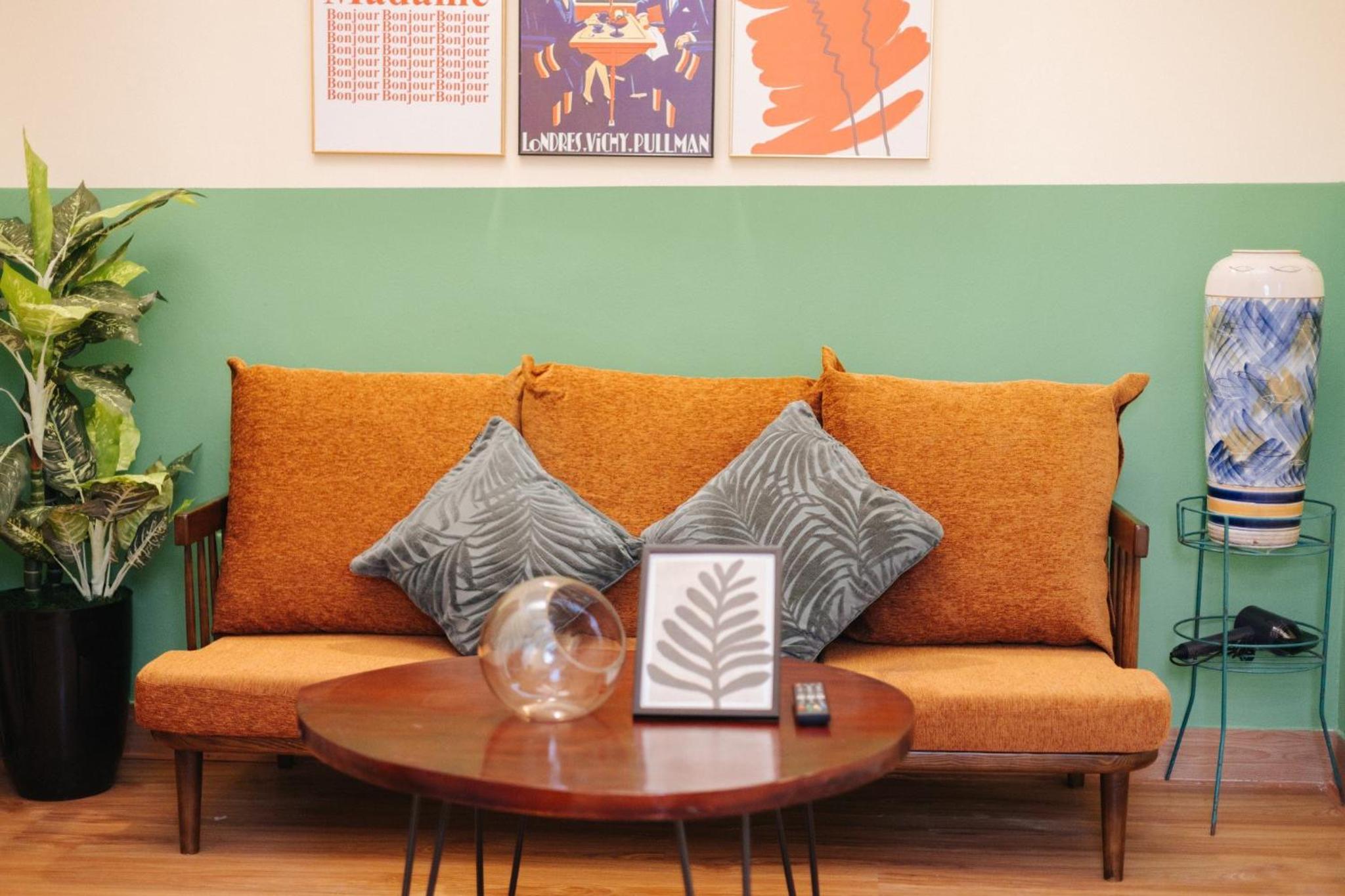 Old town, super spacious, good price, comfortable 43 phùng hưng street