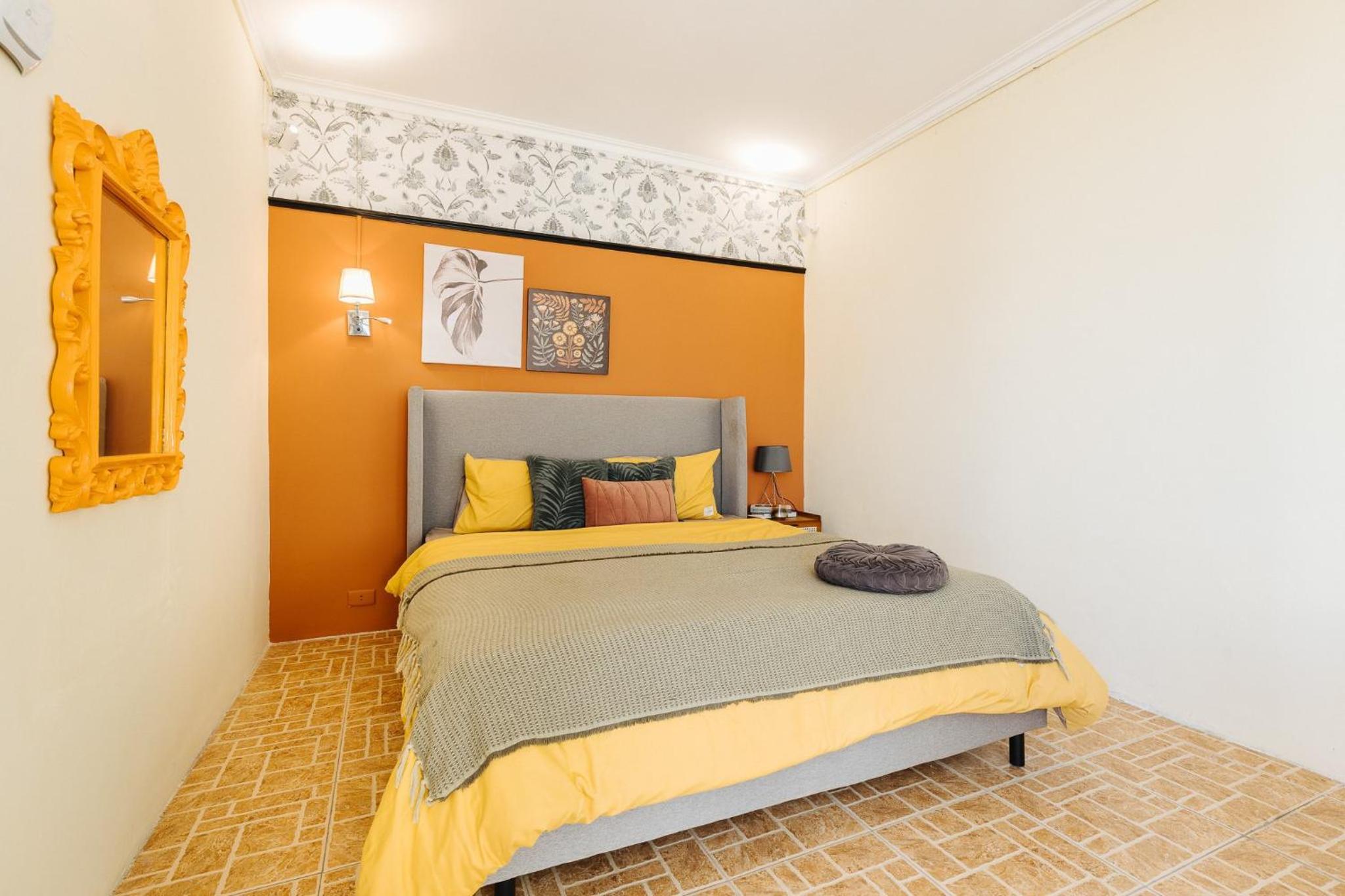 Old town, super spacious, good price, comfortable 43 phùng hưng street