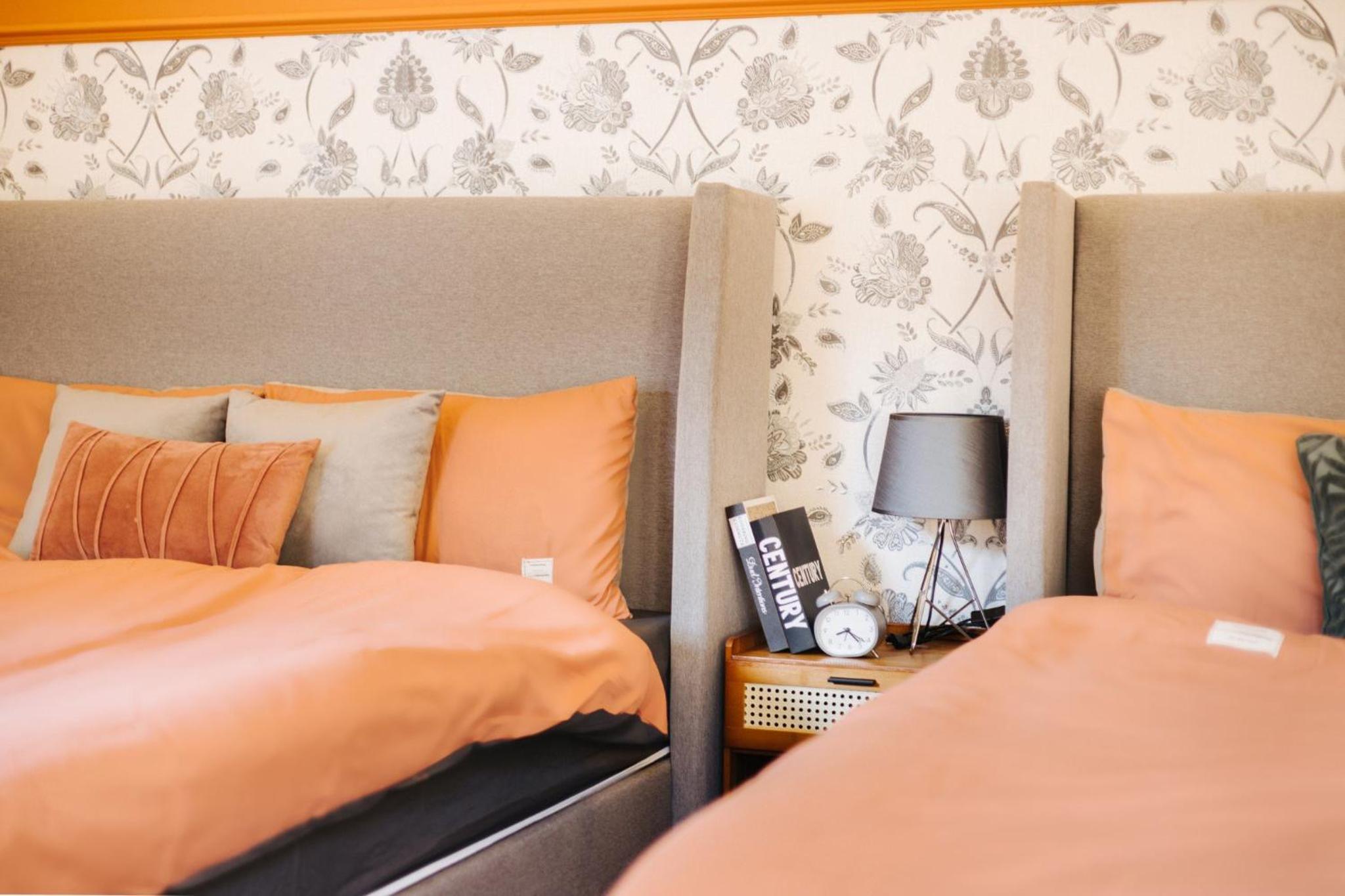 Old town, super spacious, good price, comfortable 43 phùng hưng street