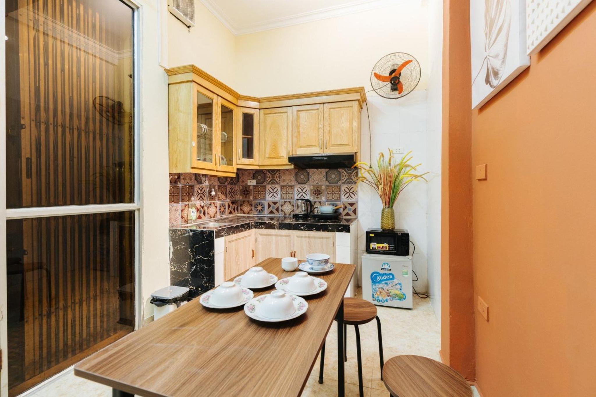 Old town, super spacious, good price, comfortable 43 phùng hưng street