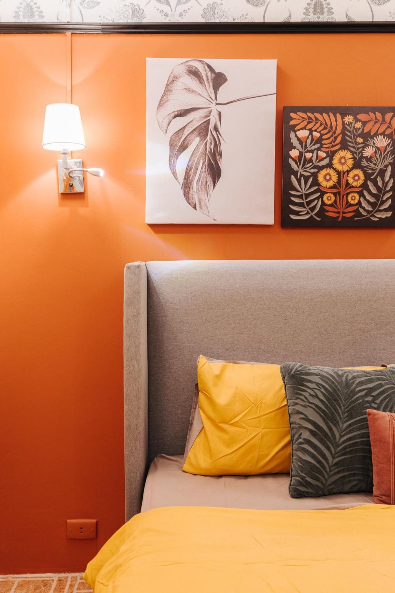 Old town, super spacious, good price, comfortable 43 phùng hưng street