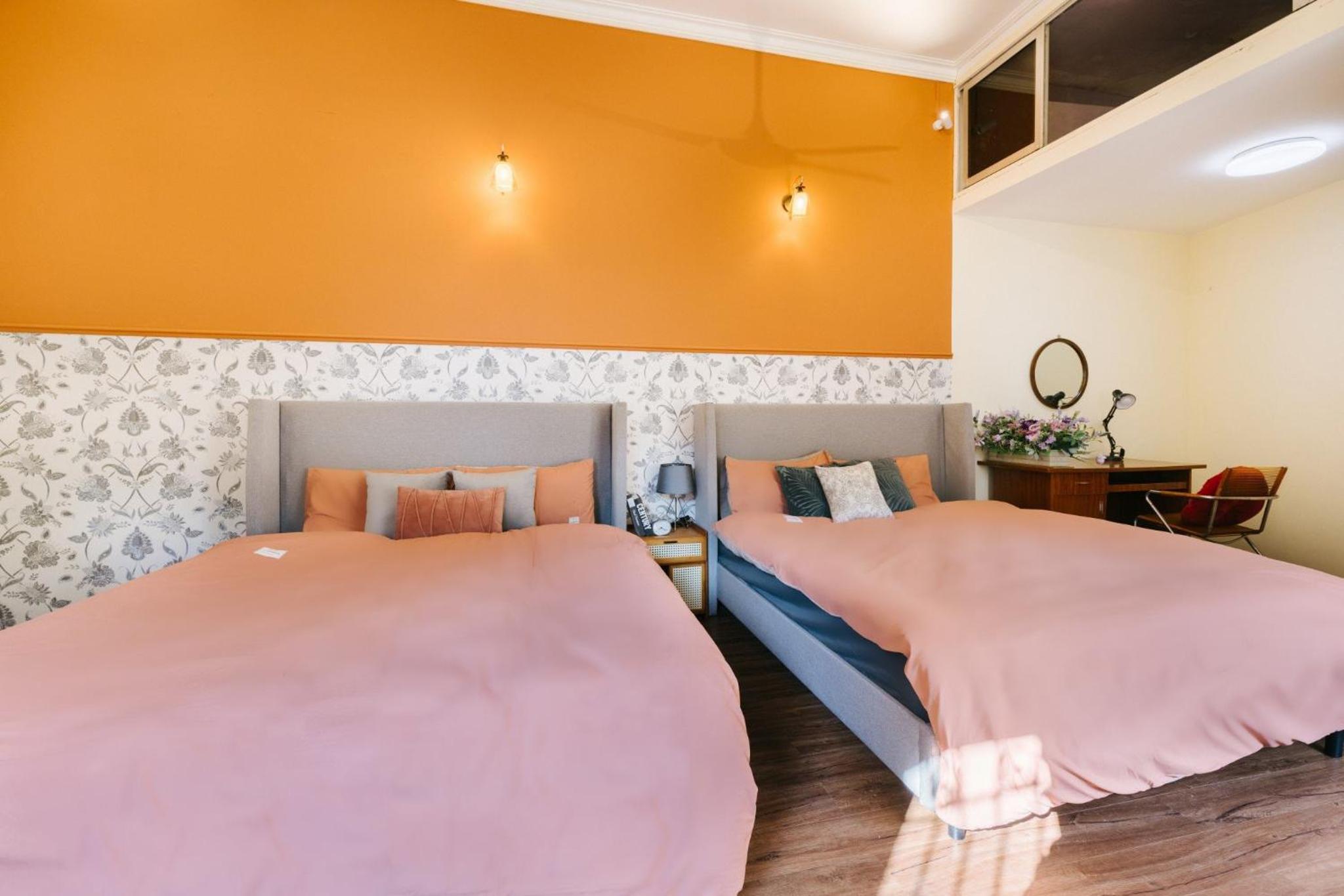 Old town, super spacious, good price, comfortable 43 phùng hưng street