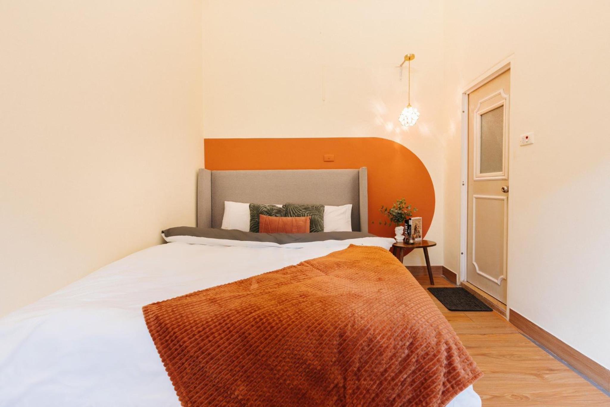 Old town, super spacious, good price, comfortable 43 phùng hưng street