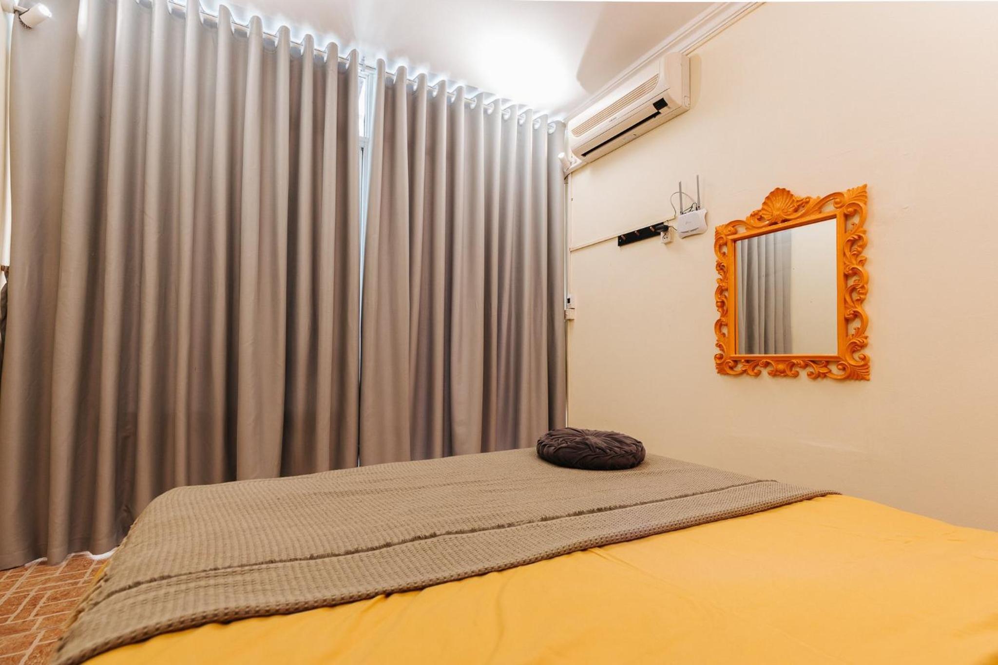 Old town, super spacious, good price, comfortable 43 phùng hưng street