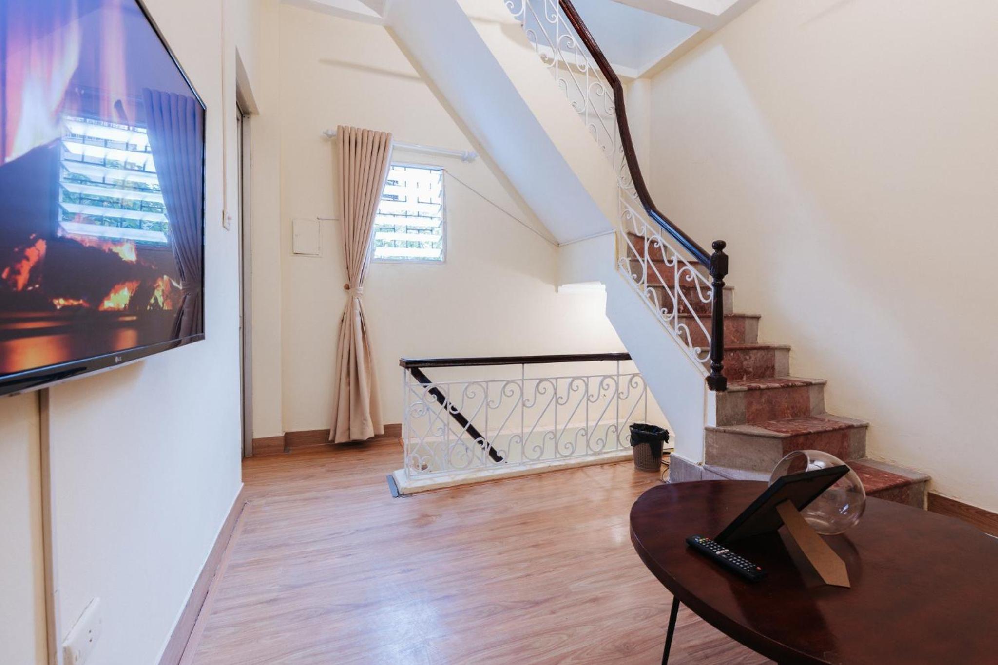 Old town, super spacious, good price, comfortable 43 phùng hưng street