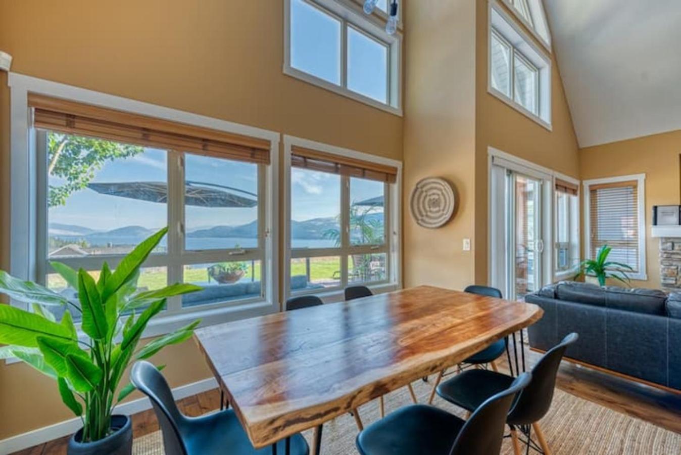 Kelowna Vacations - Exceptional Cozy Cottage with Incredible View! - Property Image 39