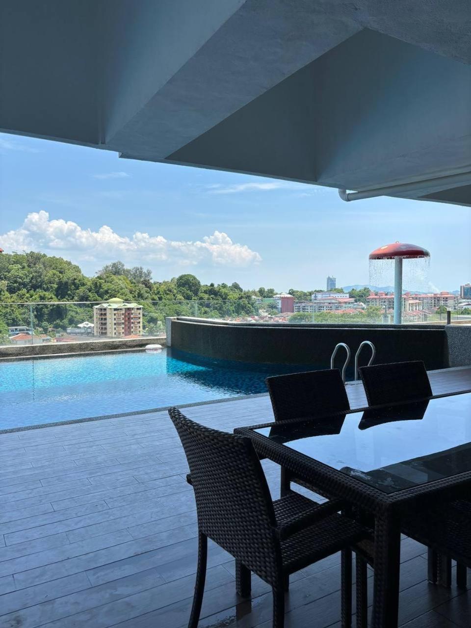 Icon Residence Premium Condo photo 6