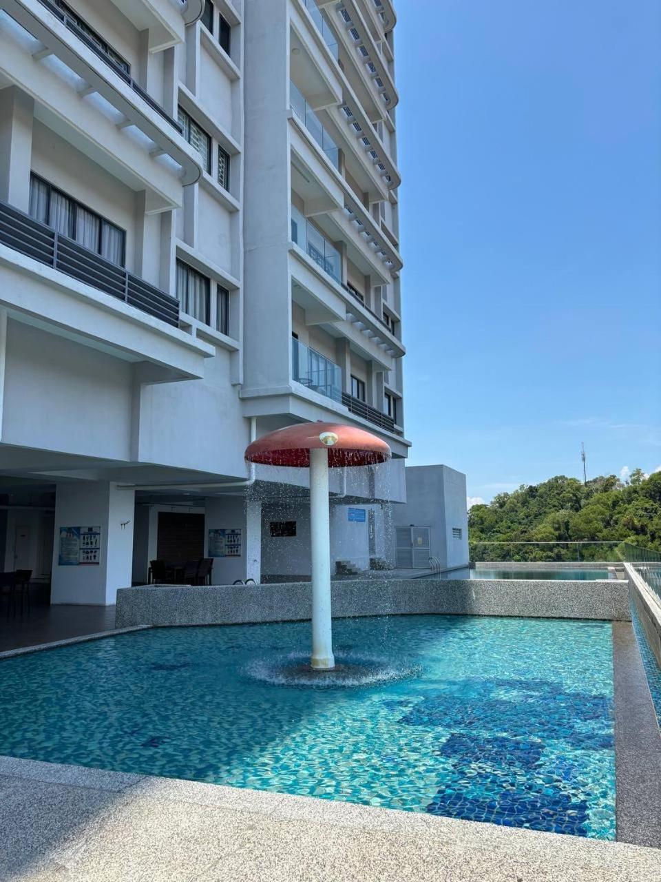 Icon Residence Premium Condo photo 4