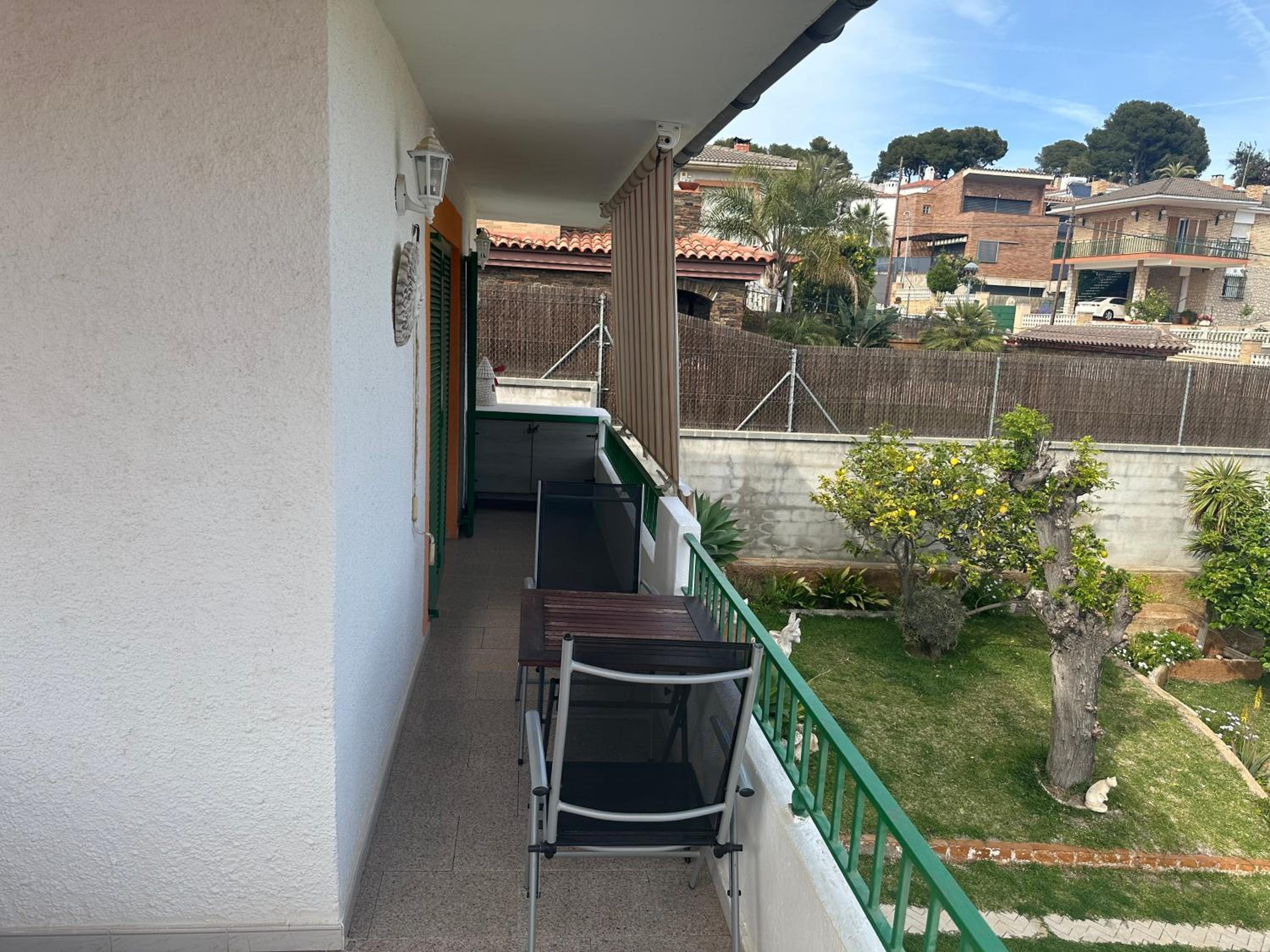 Piso superior tranquilo terraza y vistas A 45 min de Barcelona