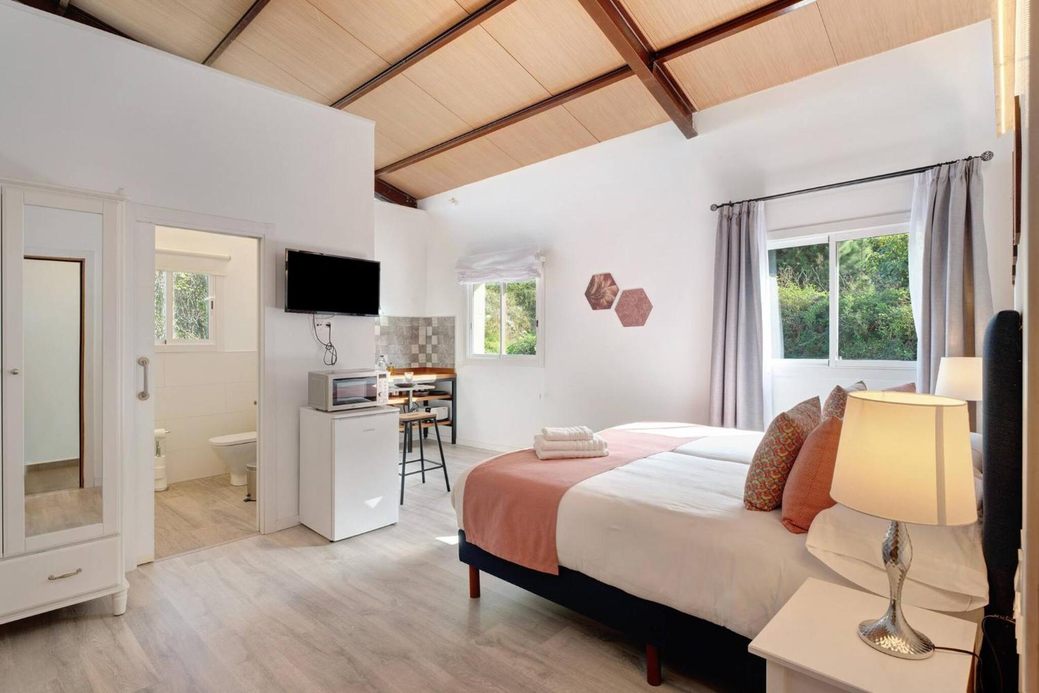 Comfort apartment Casa Lomo El Aire Acevino with outdoor pool