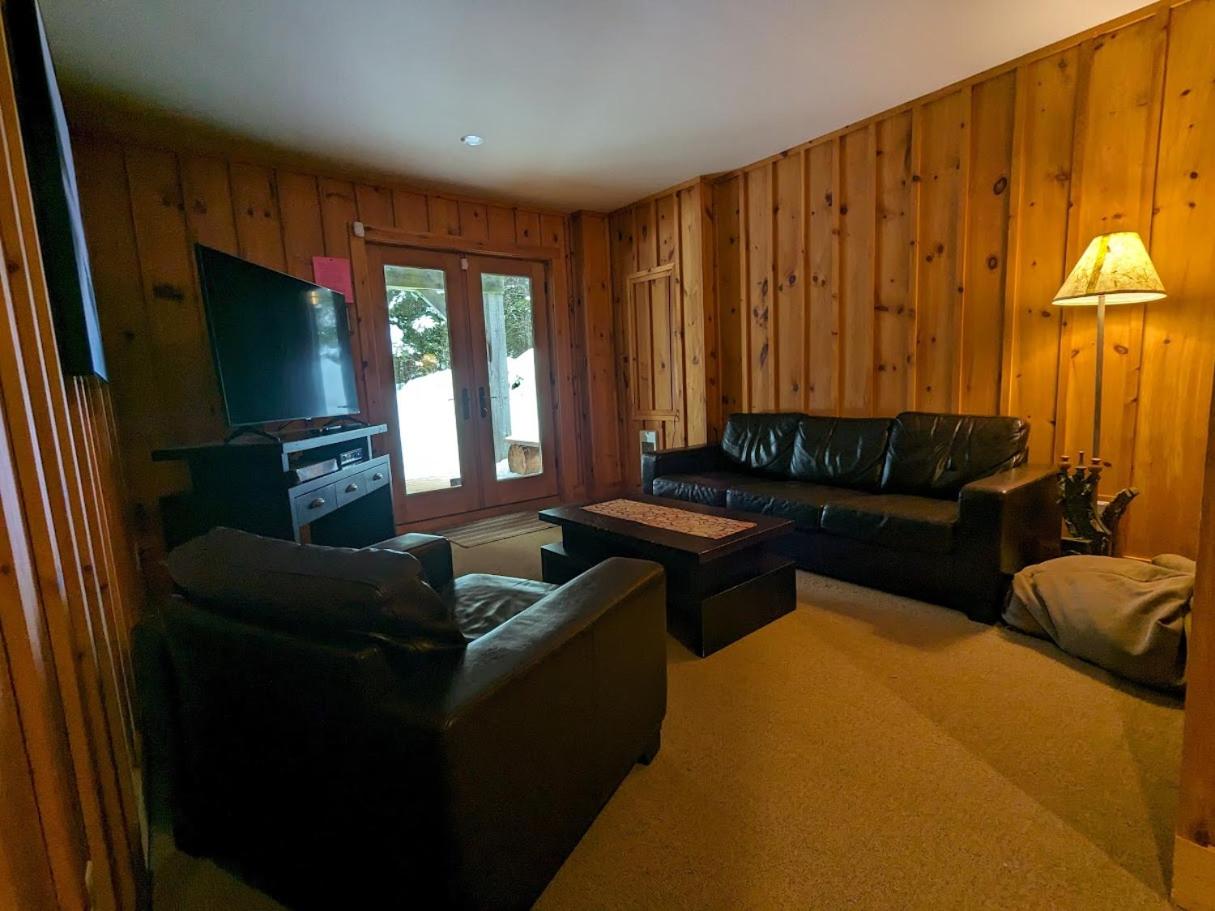 Cote Nord Tremblant Chalet Louie