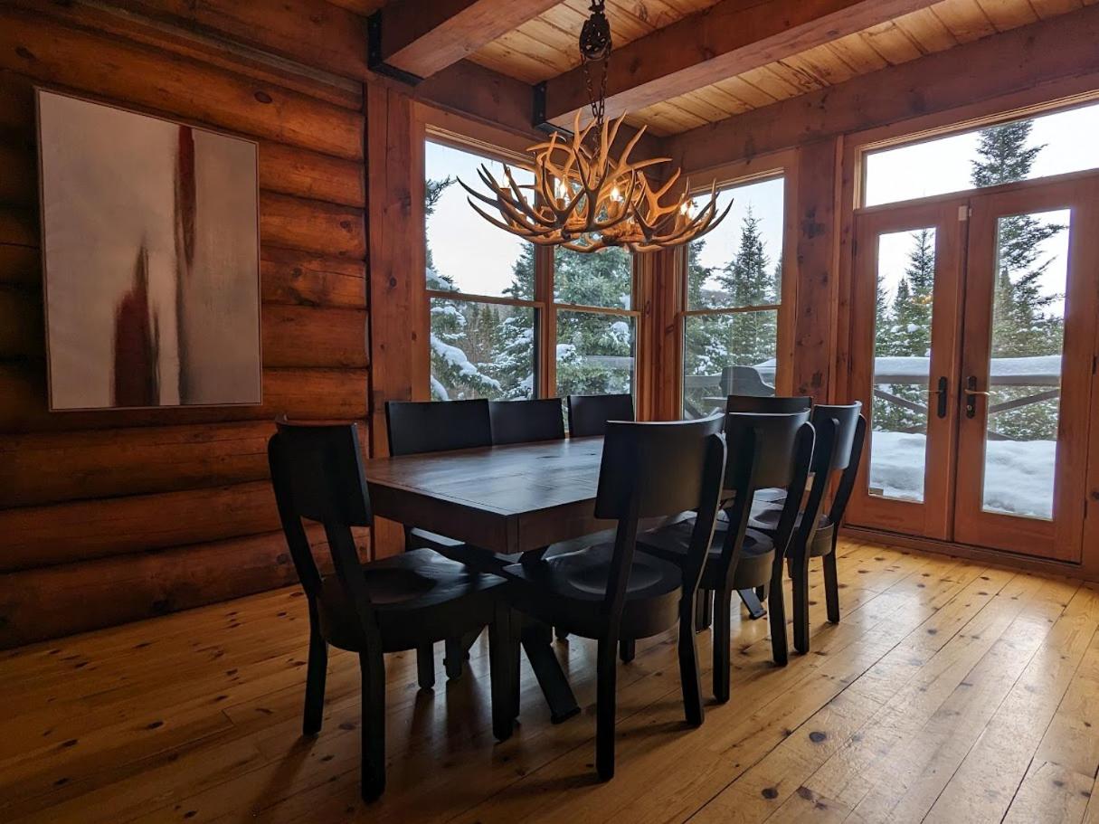 Cote Nord Tremblant Chalet Louie