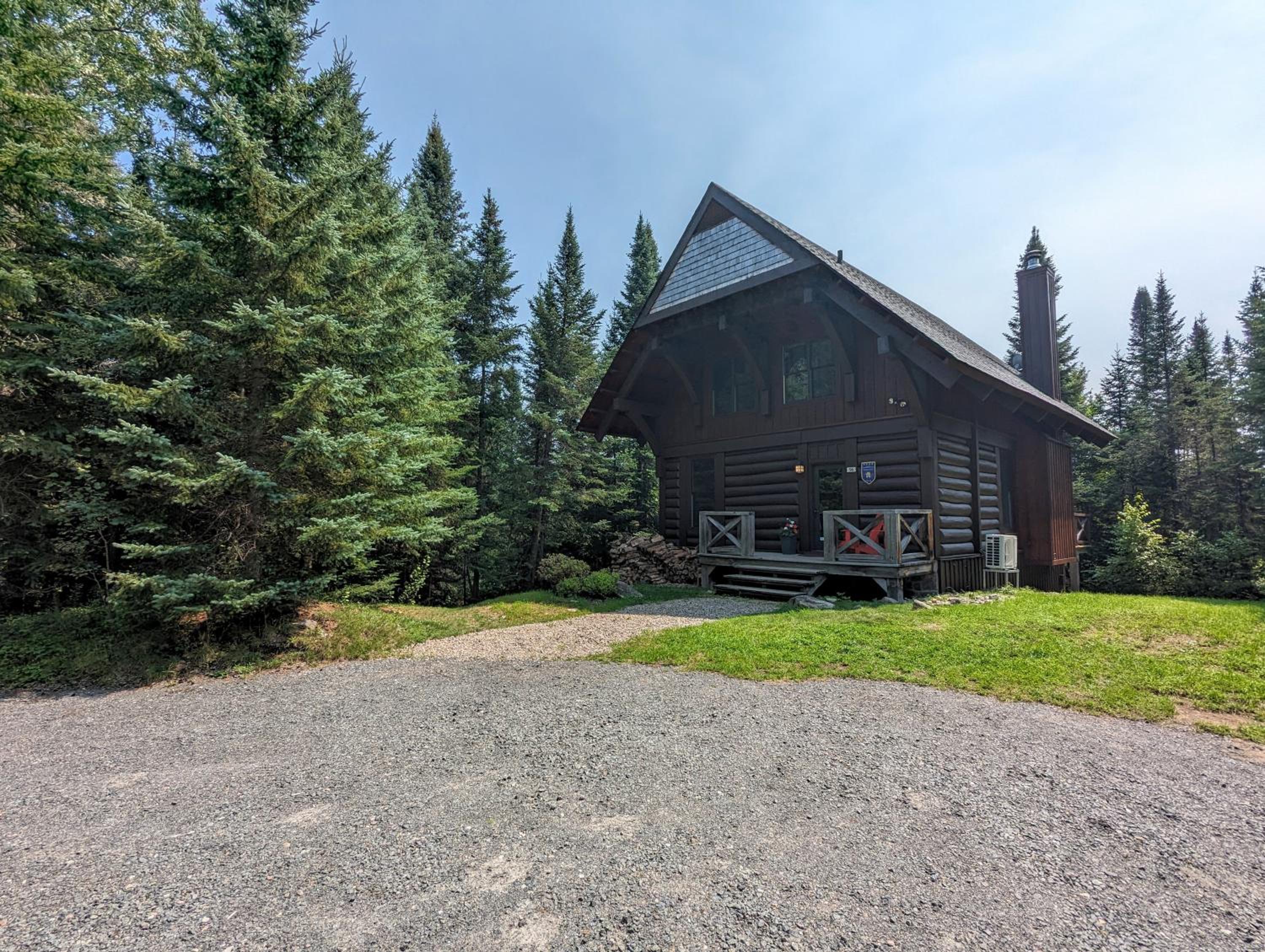 Cote Nord Tremblant Chalet Louie