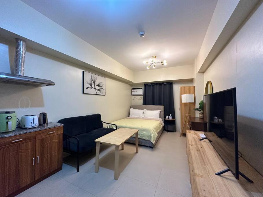 Hana Inn Avida Riala Tower3 IT Park 16 view 2