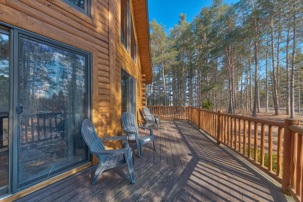Charming & Cozy Chalet; Minutes to Shanty Creek! view 3
