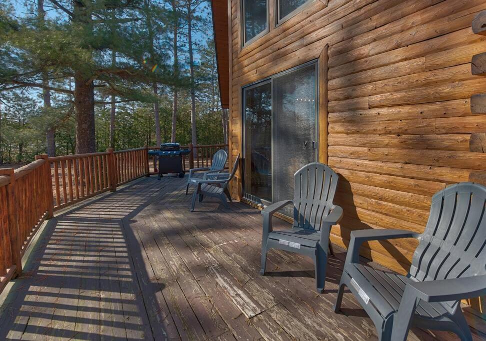 Charming & Cozy Chalet; Minutes to Shanty Creek! view 4