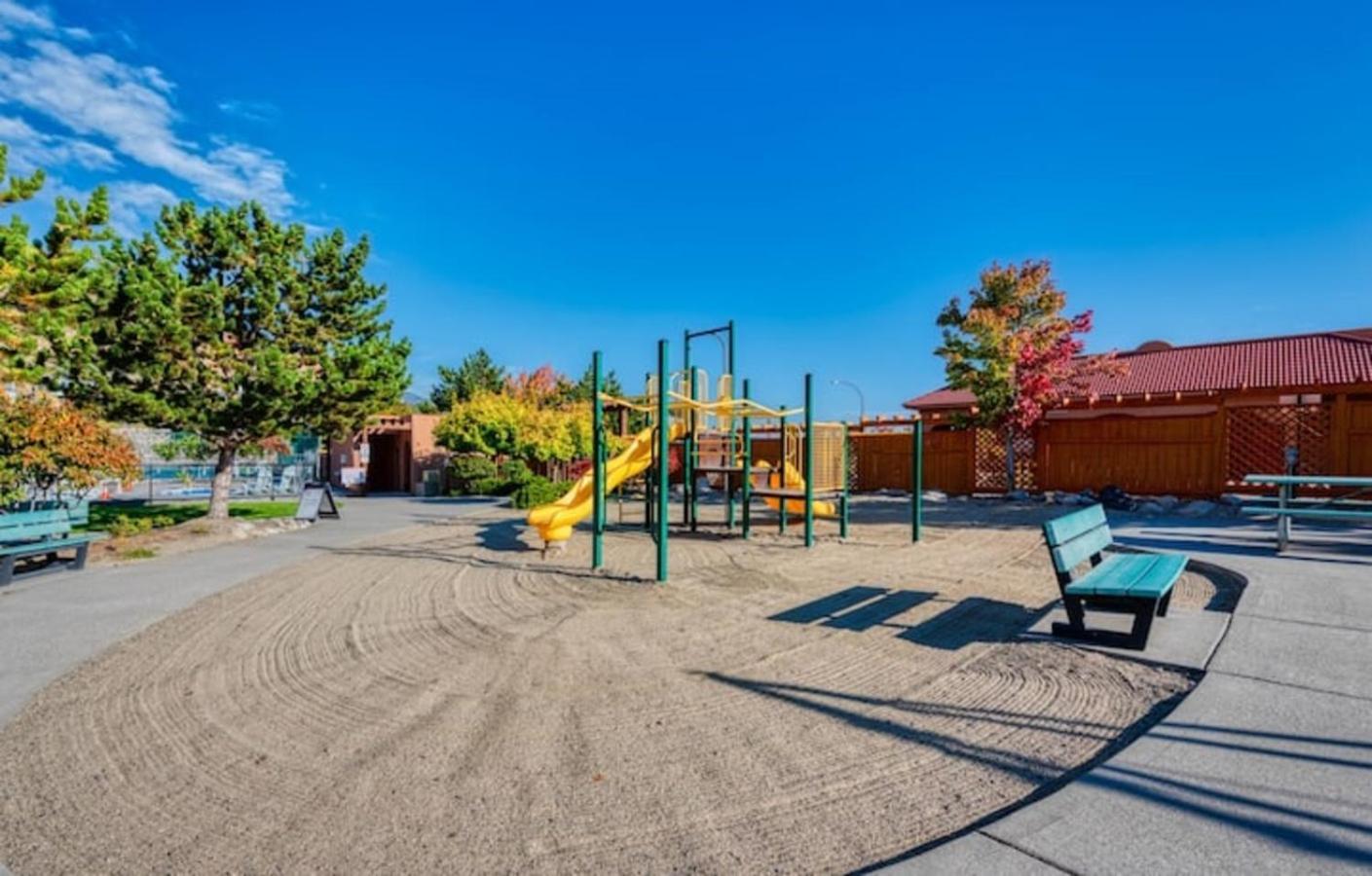 Kelowna Vacations - Exceptional Cozy Cottage with Incredible View! - Property Image 35