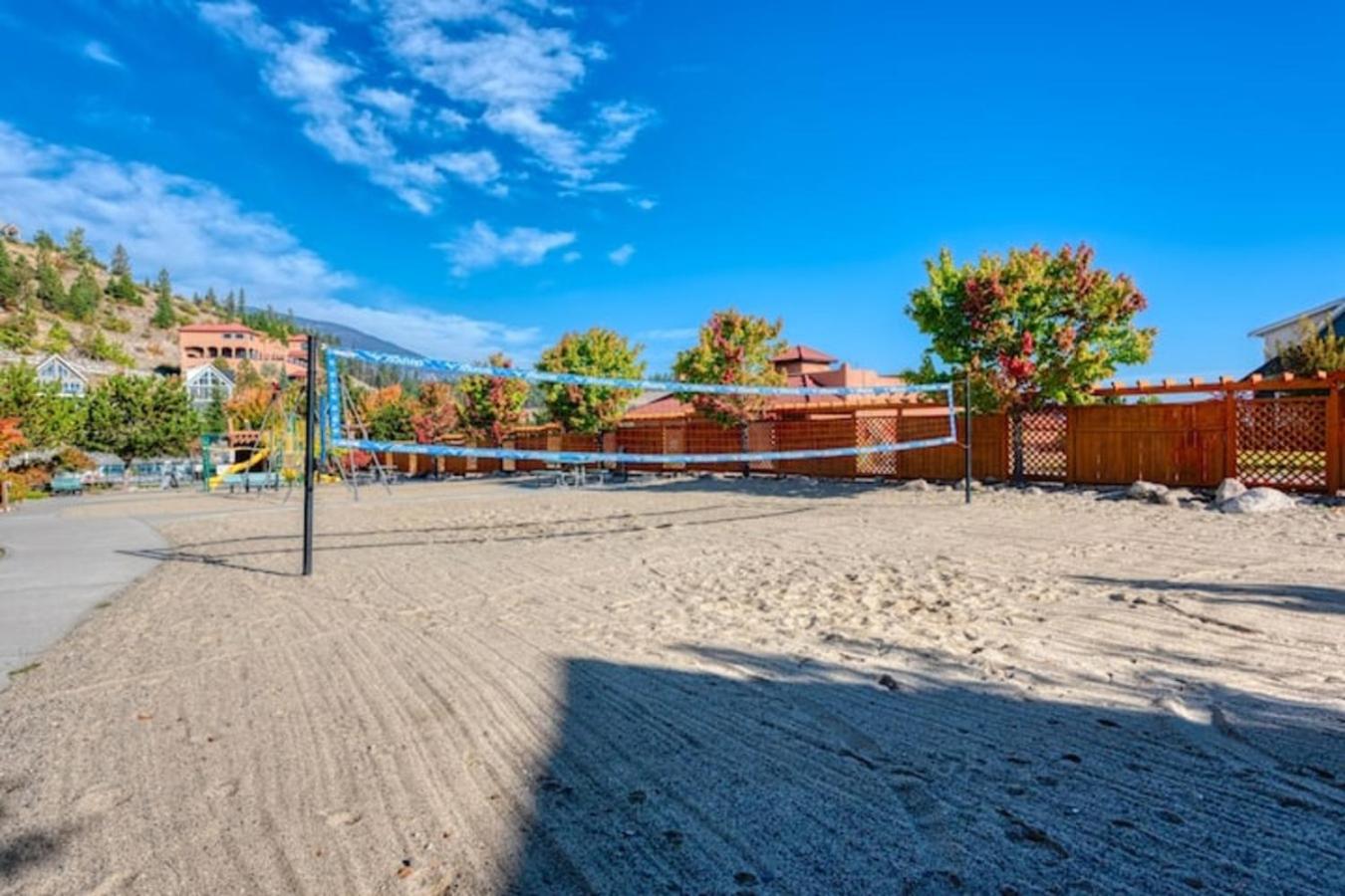 Kelowna Vacations - Exceptional Cozy Cottage with Incredible View! - Property Image 31