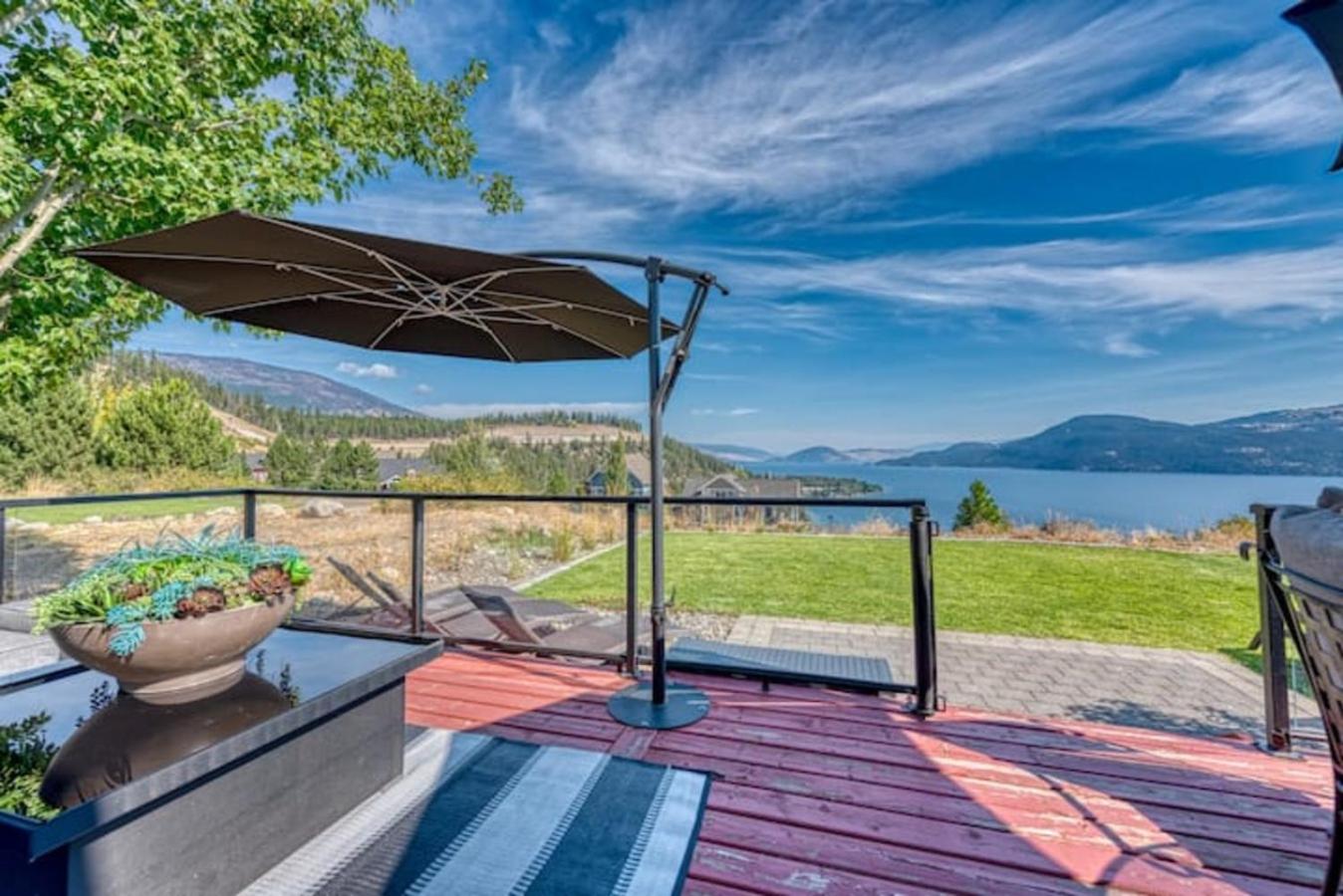 Kelowna Vacations - Exceptional Cozy Cottage with Incredible View! - Property Image 3