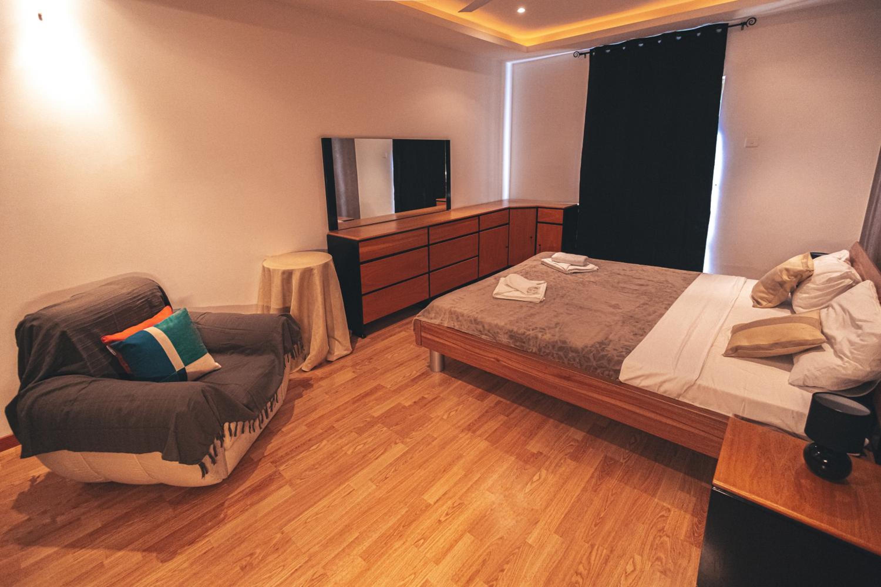 The Strand view apartment